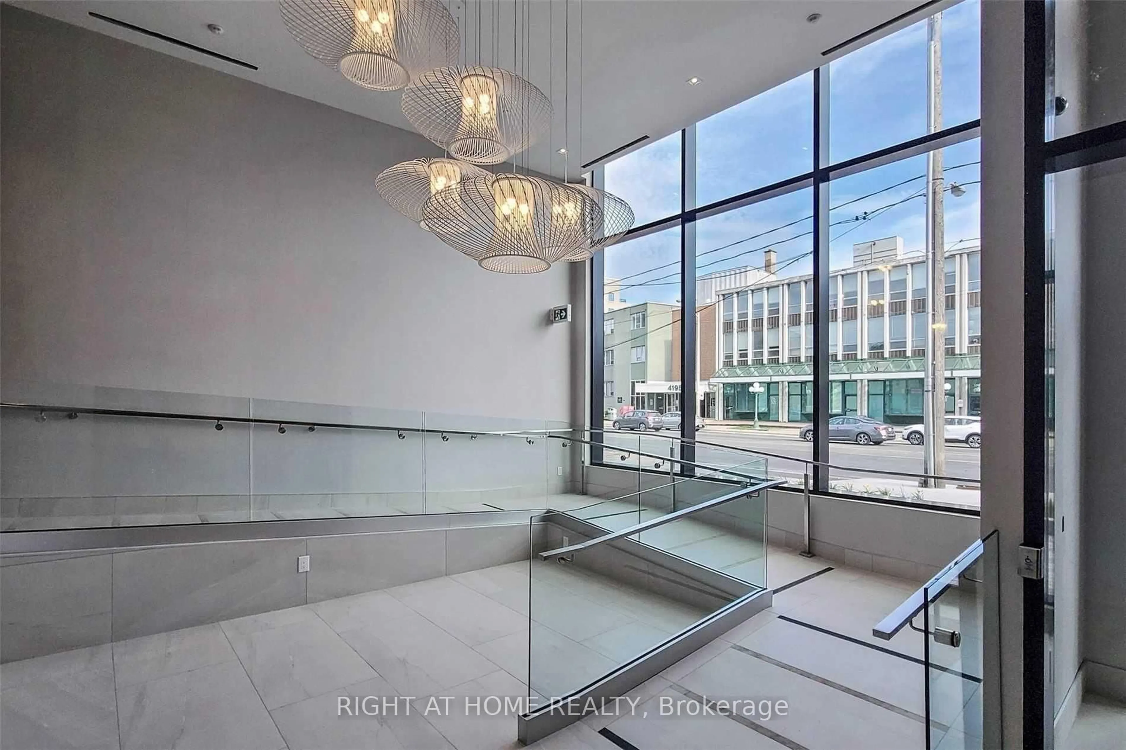 Indoor foyer for 4208 Dundas St #611, Toronto Ontario M8X 1Y6
