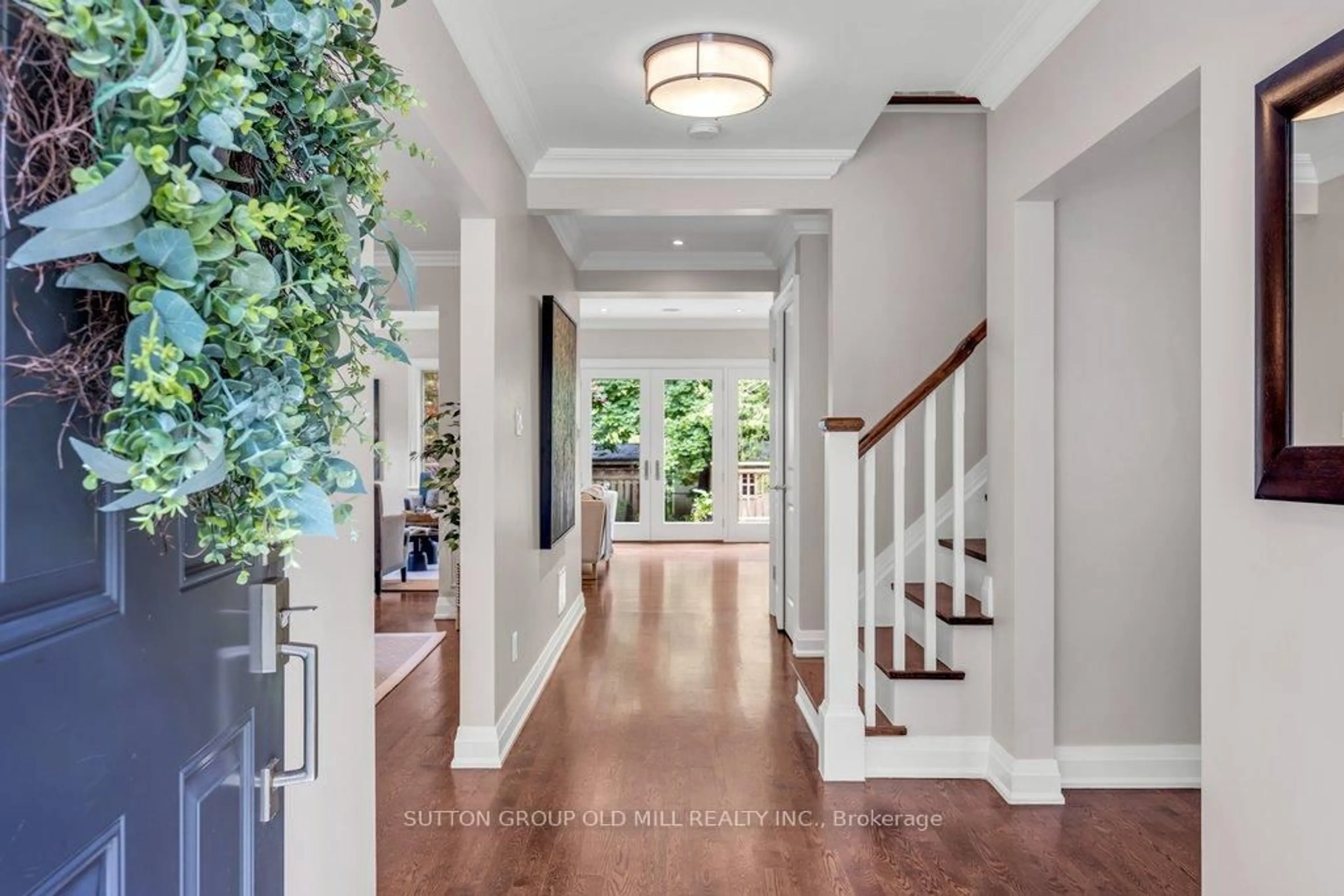 Indoor entryway for 38 Edgemore Dr, Toronto Ontario M8Y 2N3