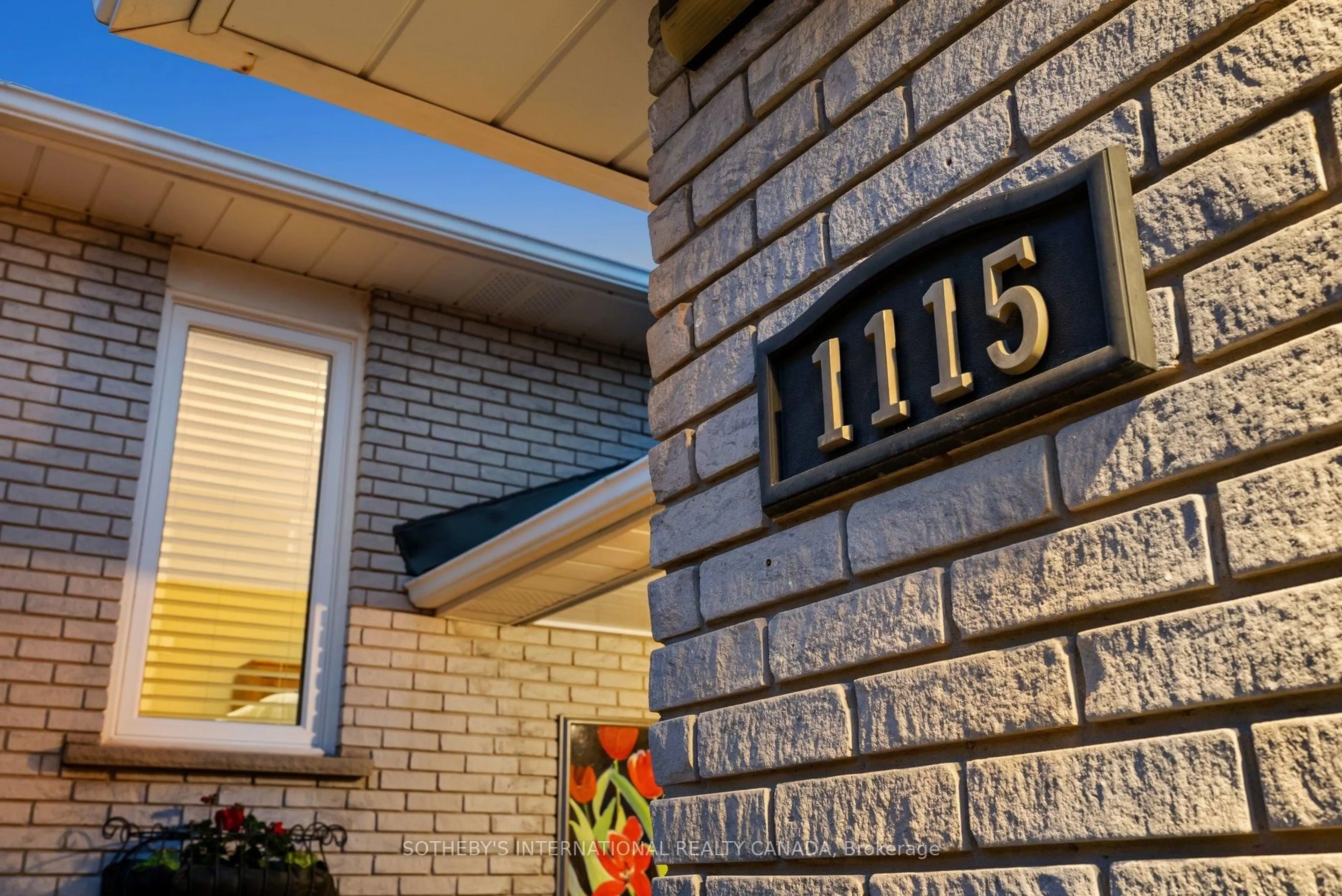 Home with brick exterior material, street for 1115 Havendale Blvd, Burlington Ontario L7P 3E2