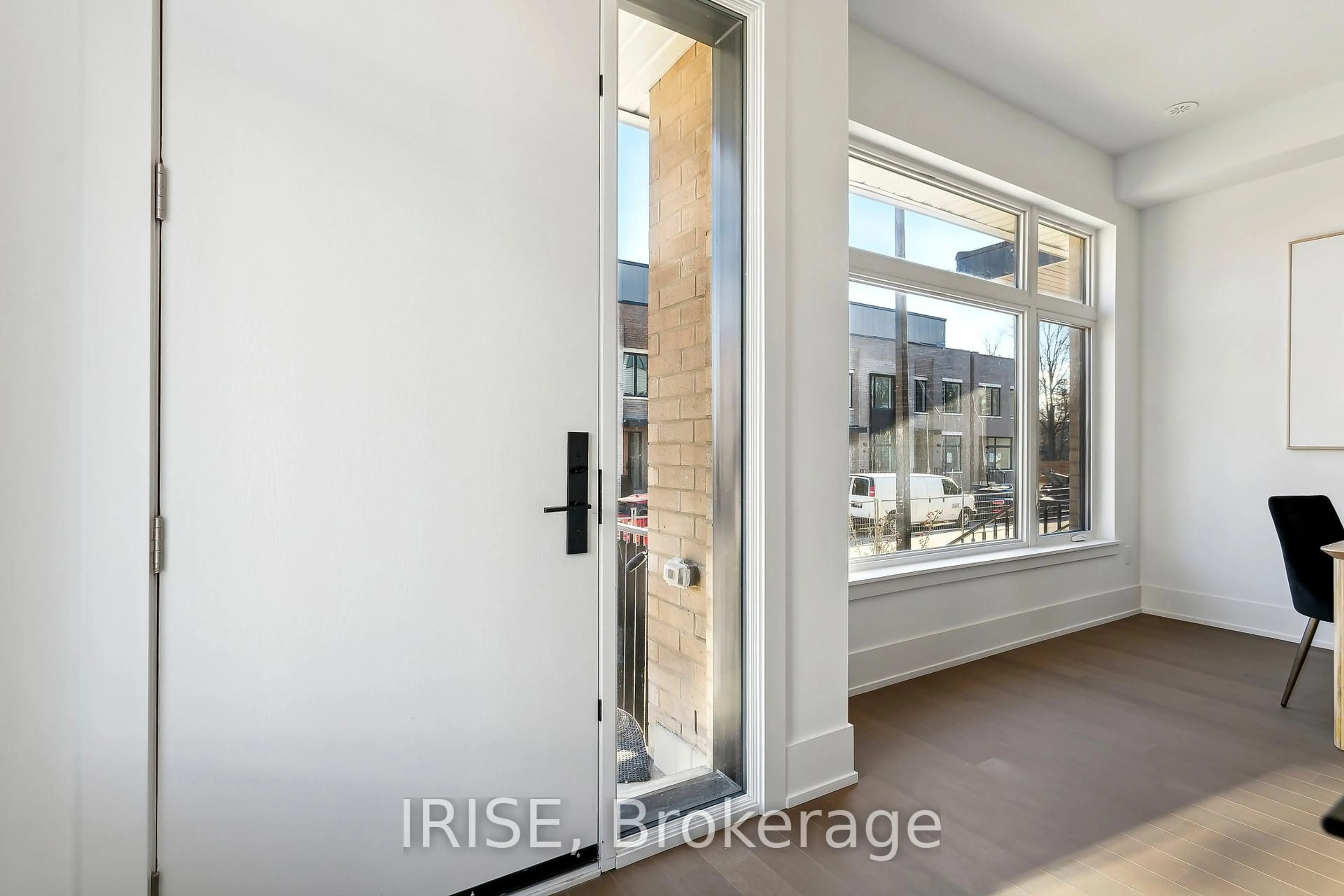 Indoor entryway for 40 Lou Parsons Way #55, Mississauga Ontario L5H 0B2