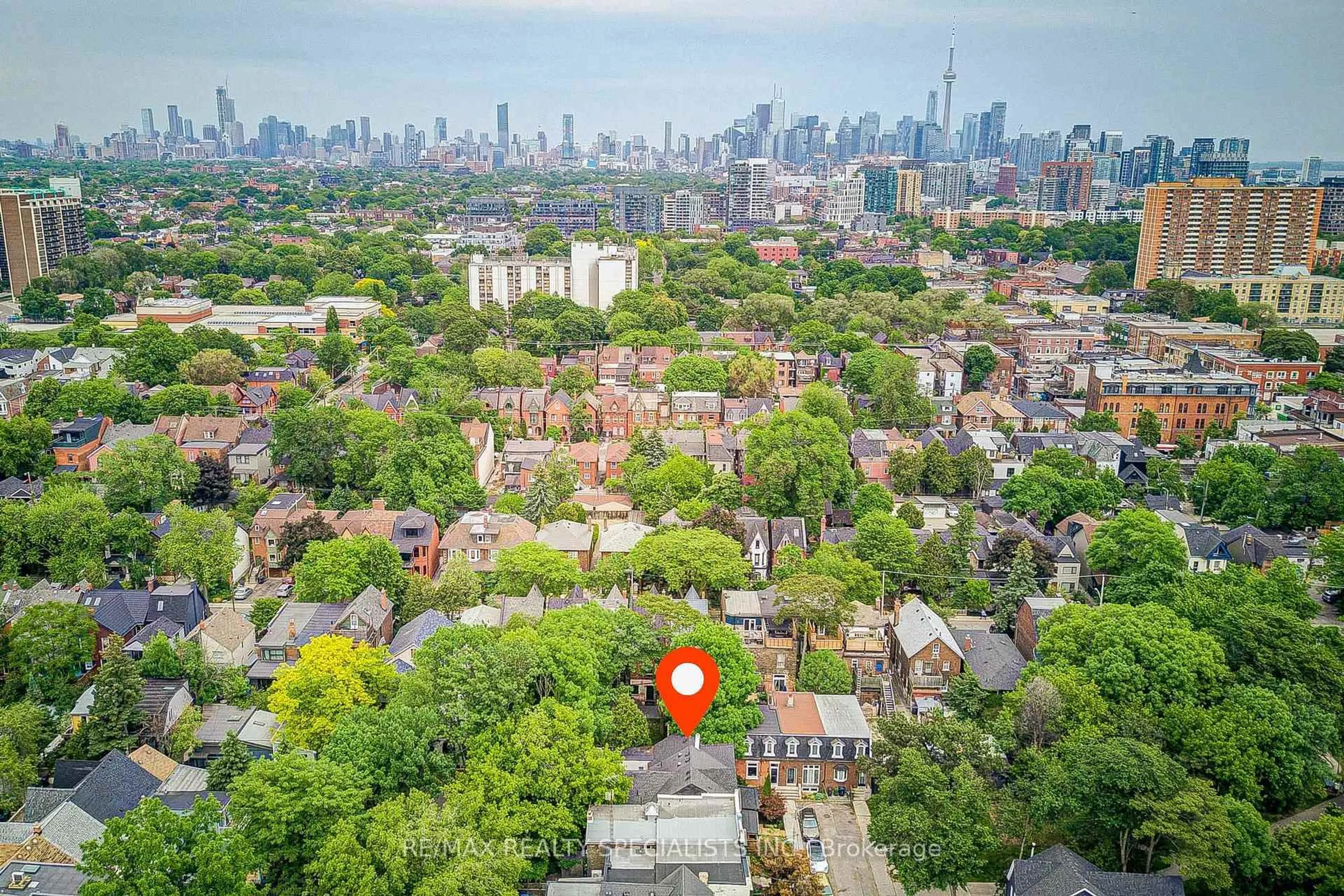 A pic from outside/outdoor area/front of a property/back of a property/a pic from drone, city buildings view from balcony for 10 Saunders Ave, Toronto Ontario M6R 1B8