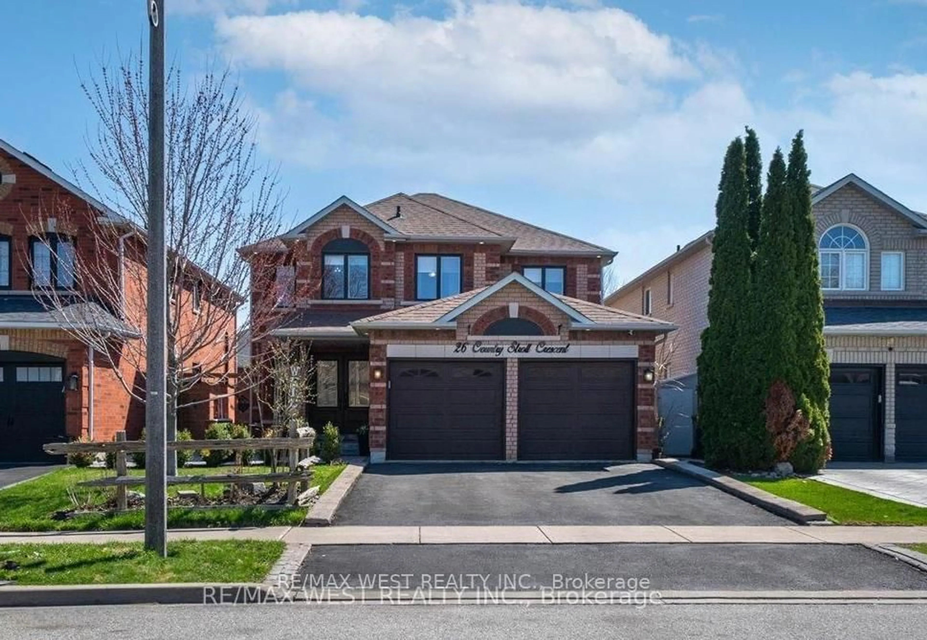 Home with brick exterior material, street for 26 Country Stroll Cres, Caledon Ontario L7E 2H3