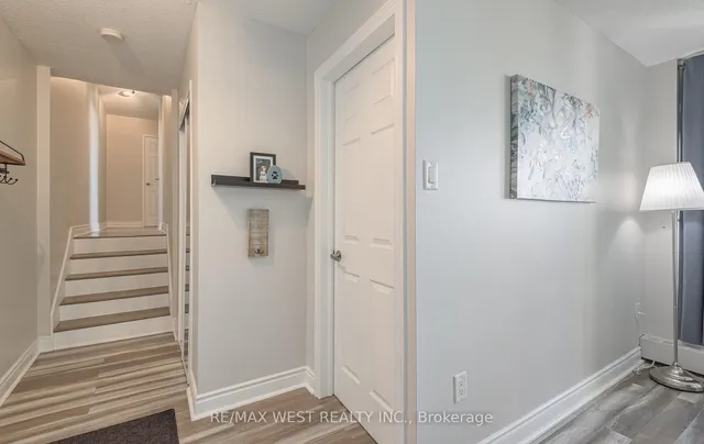 530 Lolita Gdns #1407, Mississauga 5