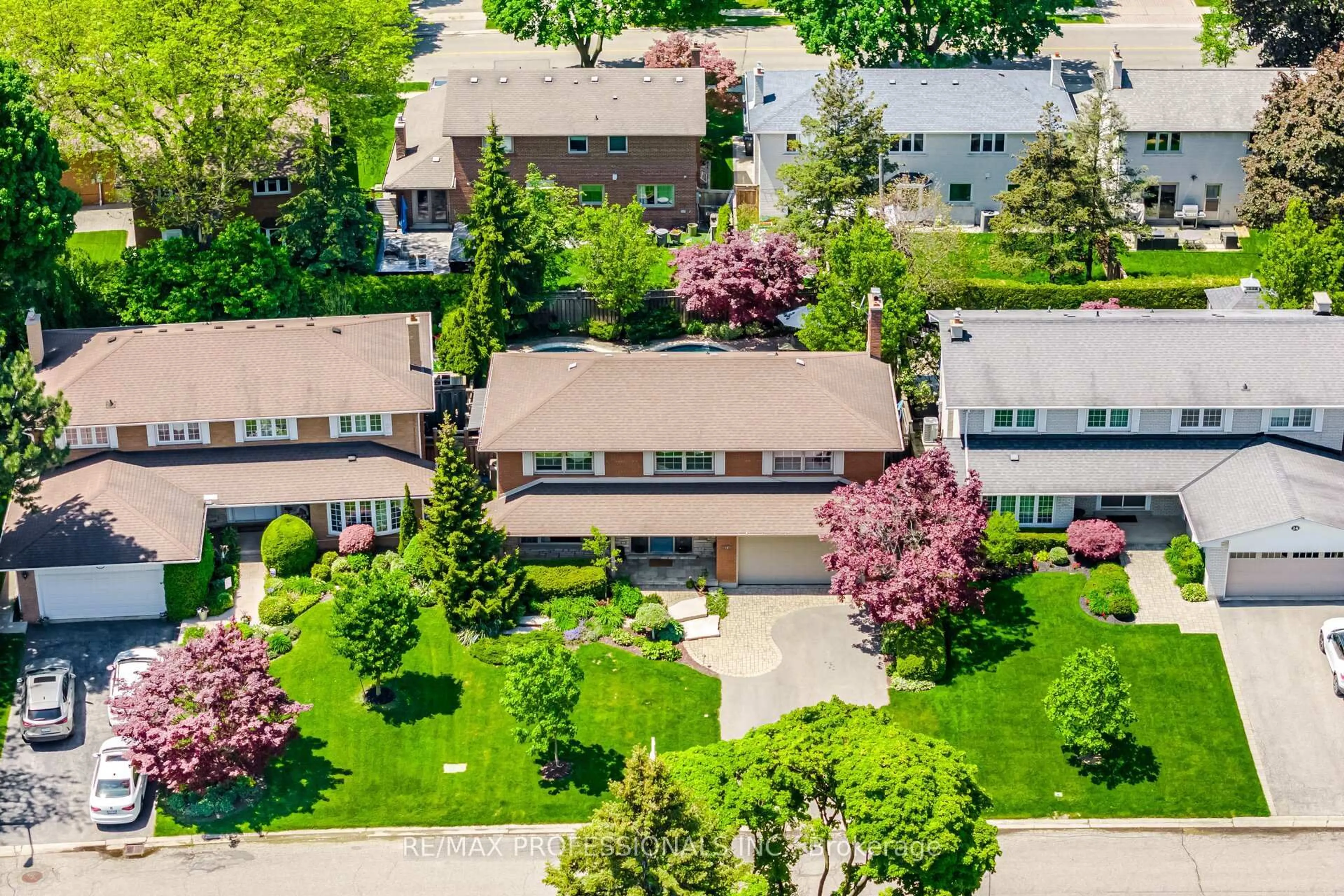 A pic from outside/outdoor area/front of a property/back of a property/a pic from drone, street for 16 Cherry Post Cres, Toronto Ontario M9C 2K1
