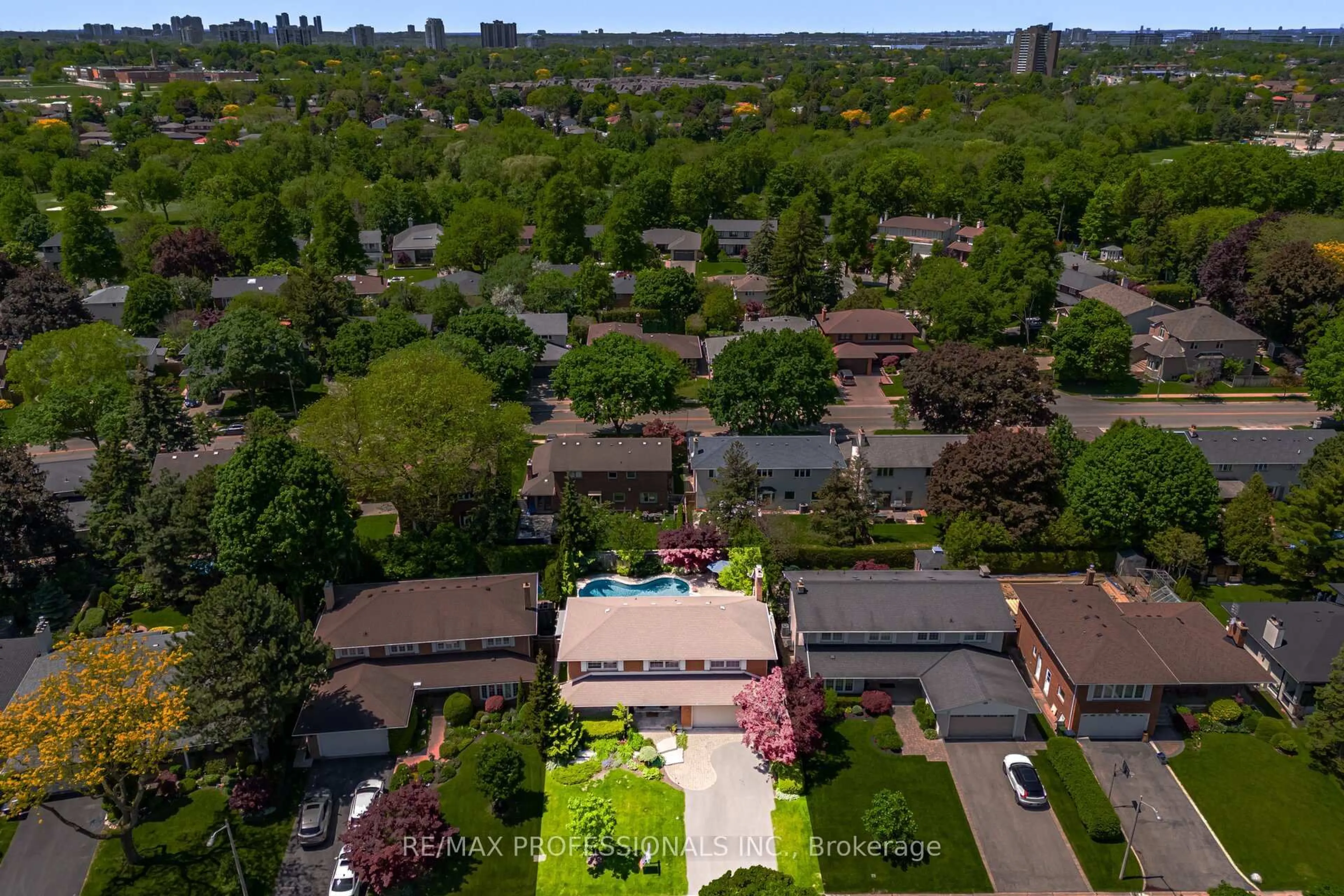 A pic from outside/outdoor area/front of a property/back of a property/a pic from drone, street for 16 Cherry Post Cres, Toronto Ontario M9C 2K1