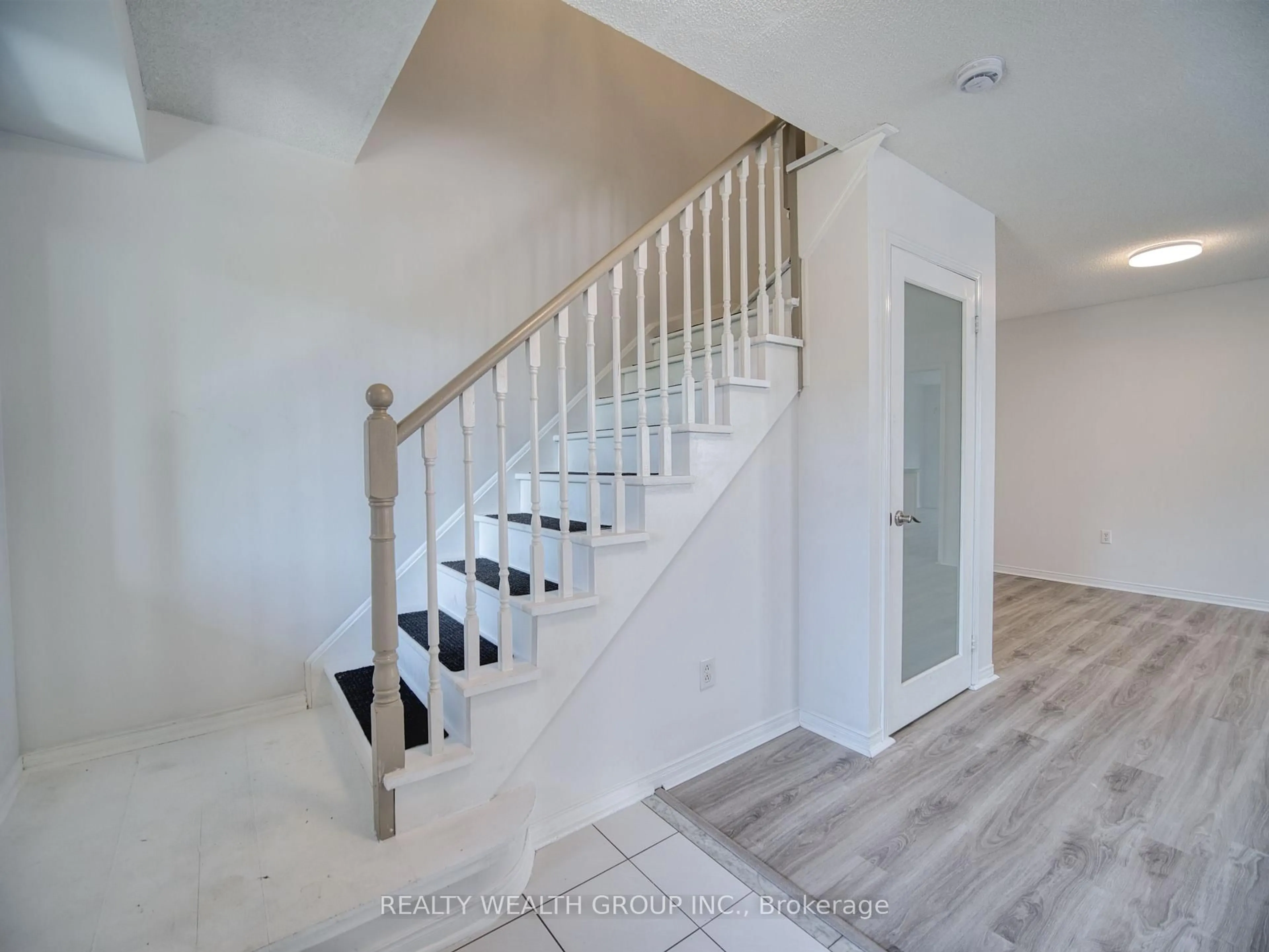 Unknown for 11 Birchcliffe Dr, Brampton Ontario L6Z 4T3