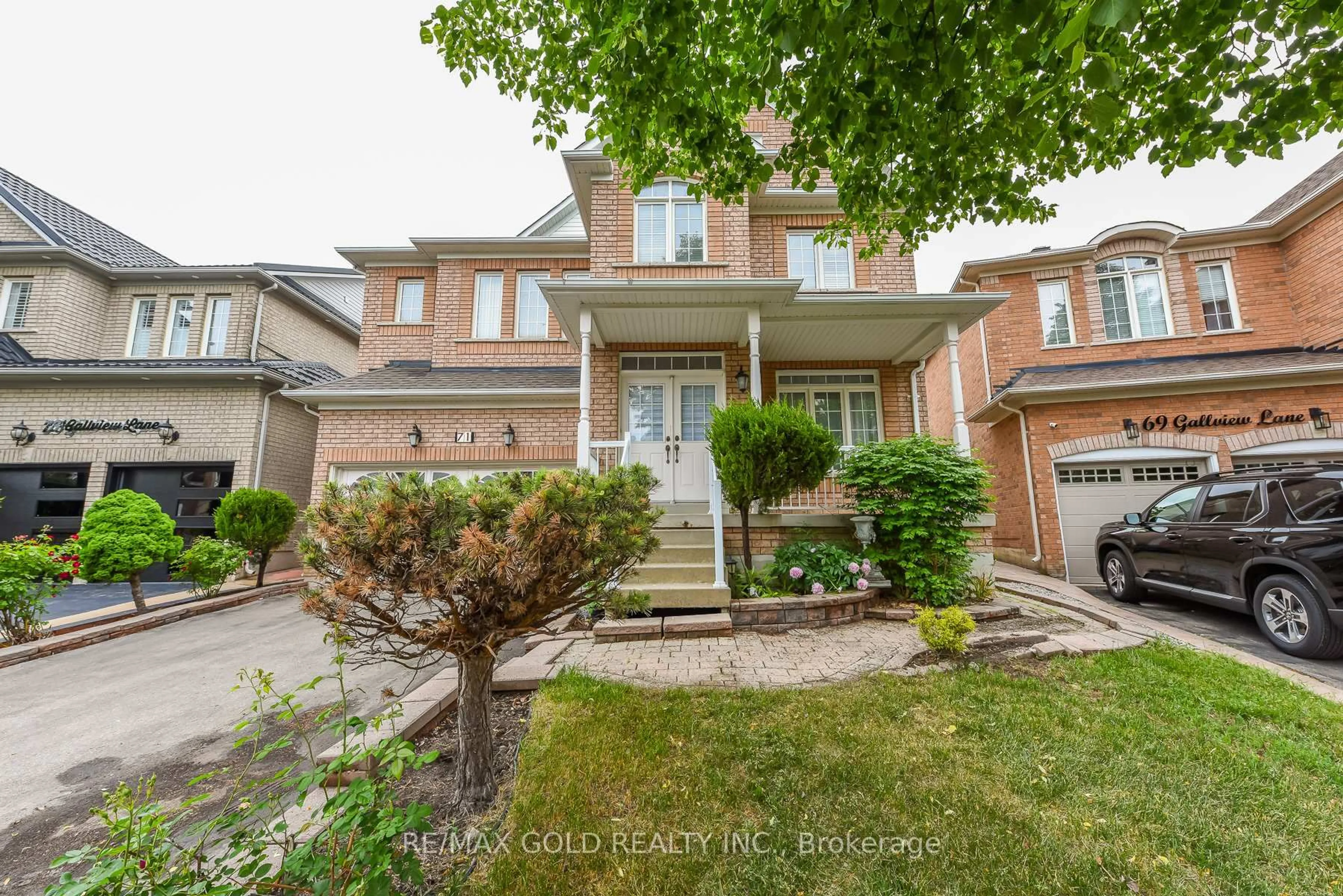 Home with brick exterior material, street for 71 Gallview Lane, Brampton Ontario L6P 1S2
