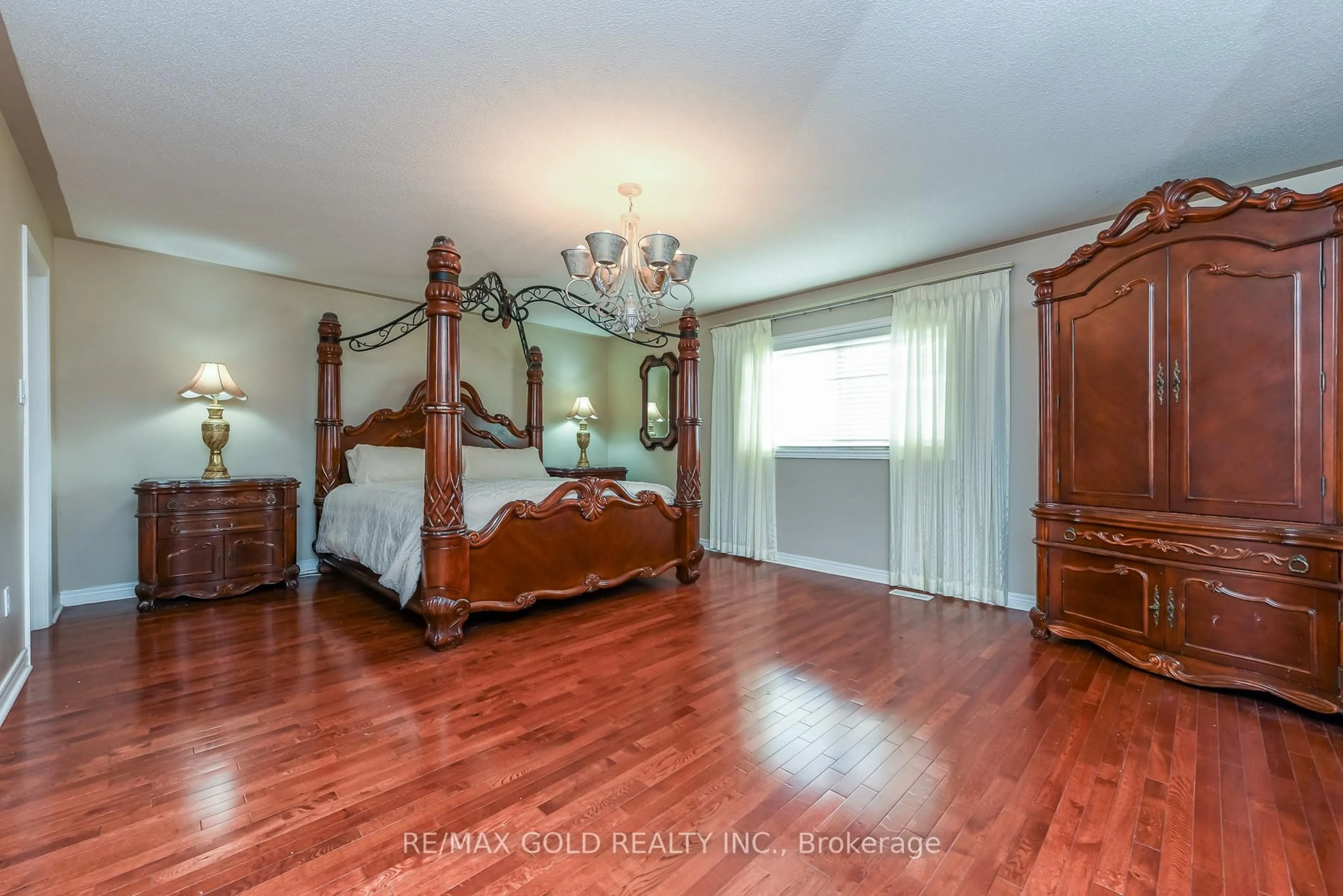 A pic of a room for 71 Gallview Lane, Brampton Ontario L6P 1S2
