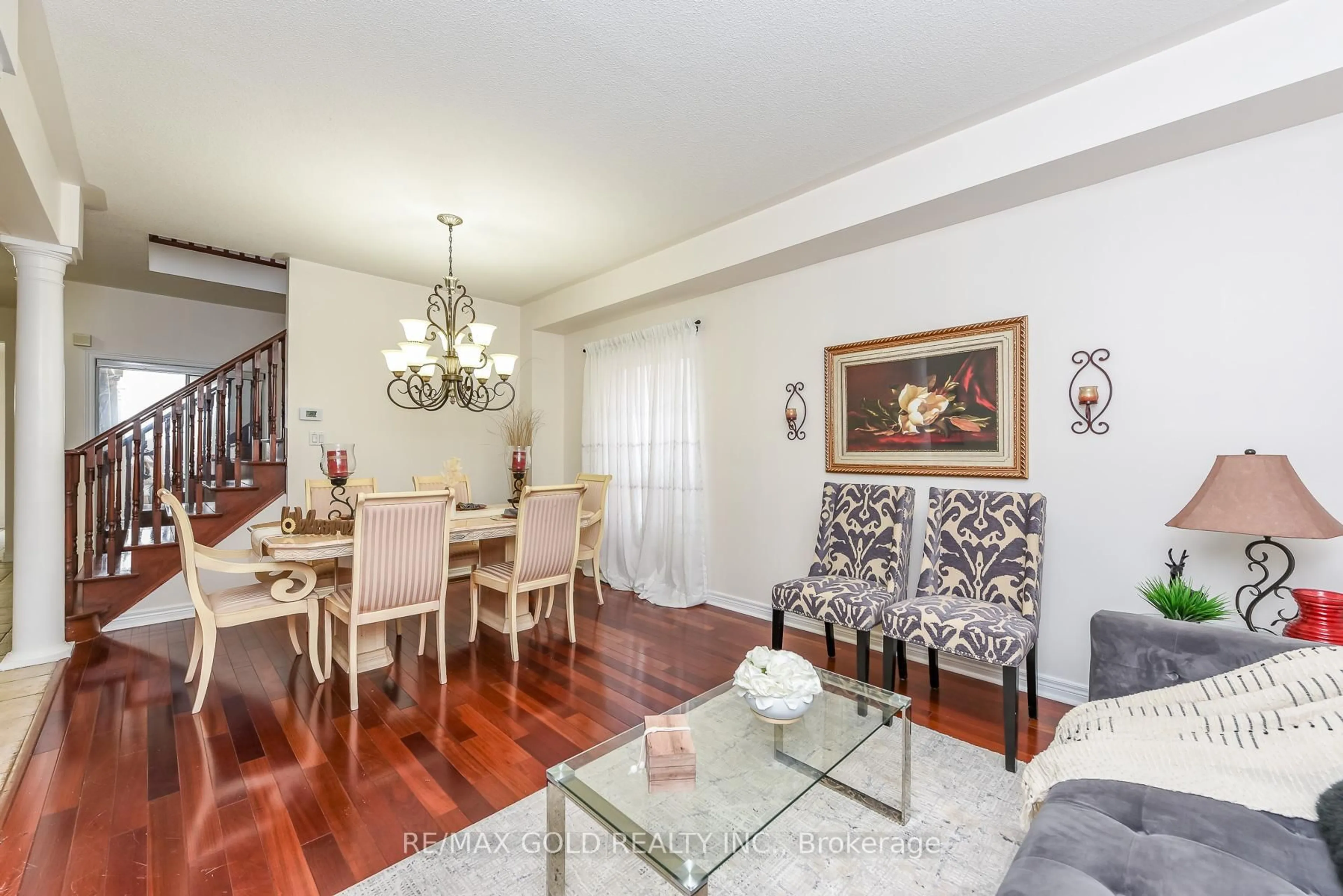 Dining room, wood/laminate floor for 71 Gallview Lane, Brampton Ontario L6P 1S2