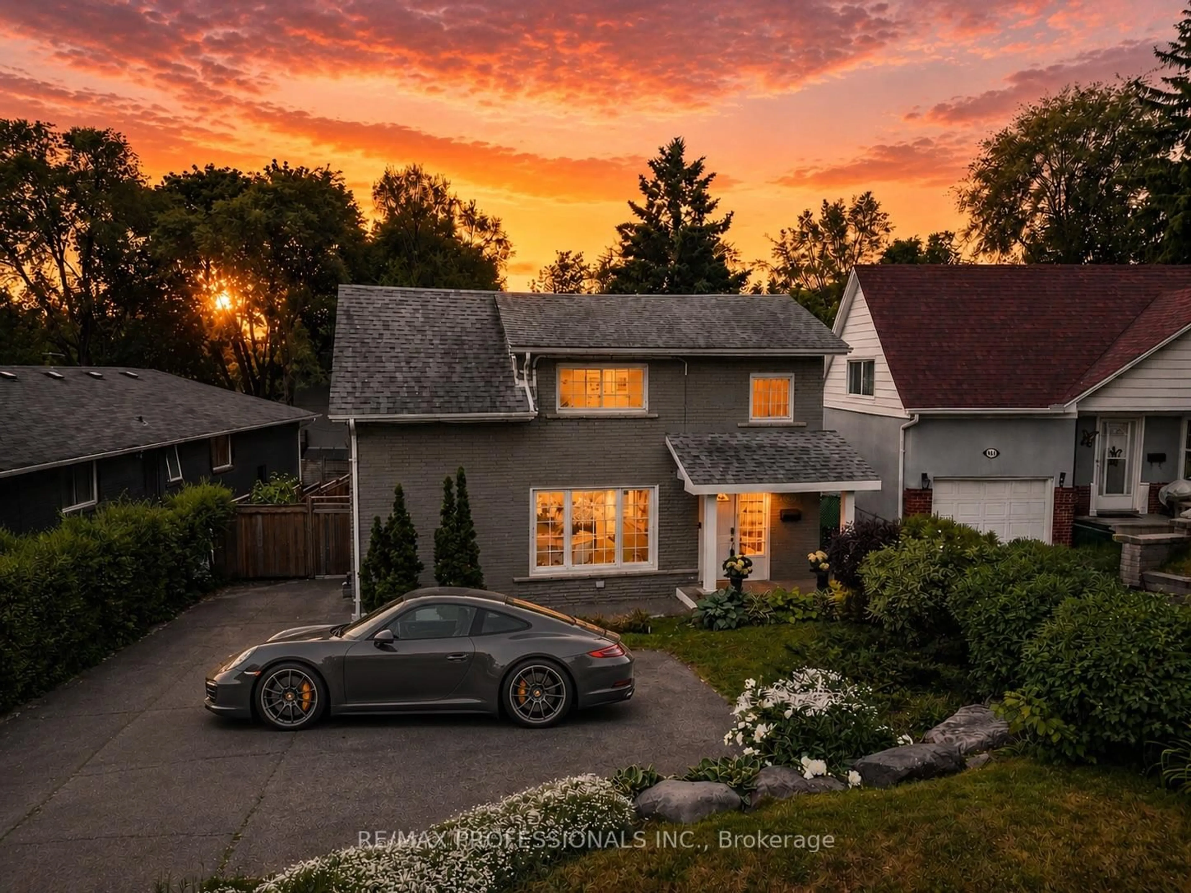 A pic from outside/outdoor area/front of a property/back of a property/a pic from drone, street for 4625 Dundas St, Toronto Ontario M9A 1A4