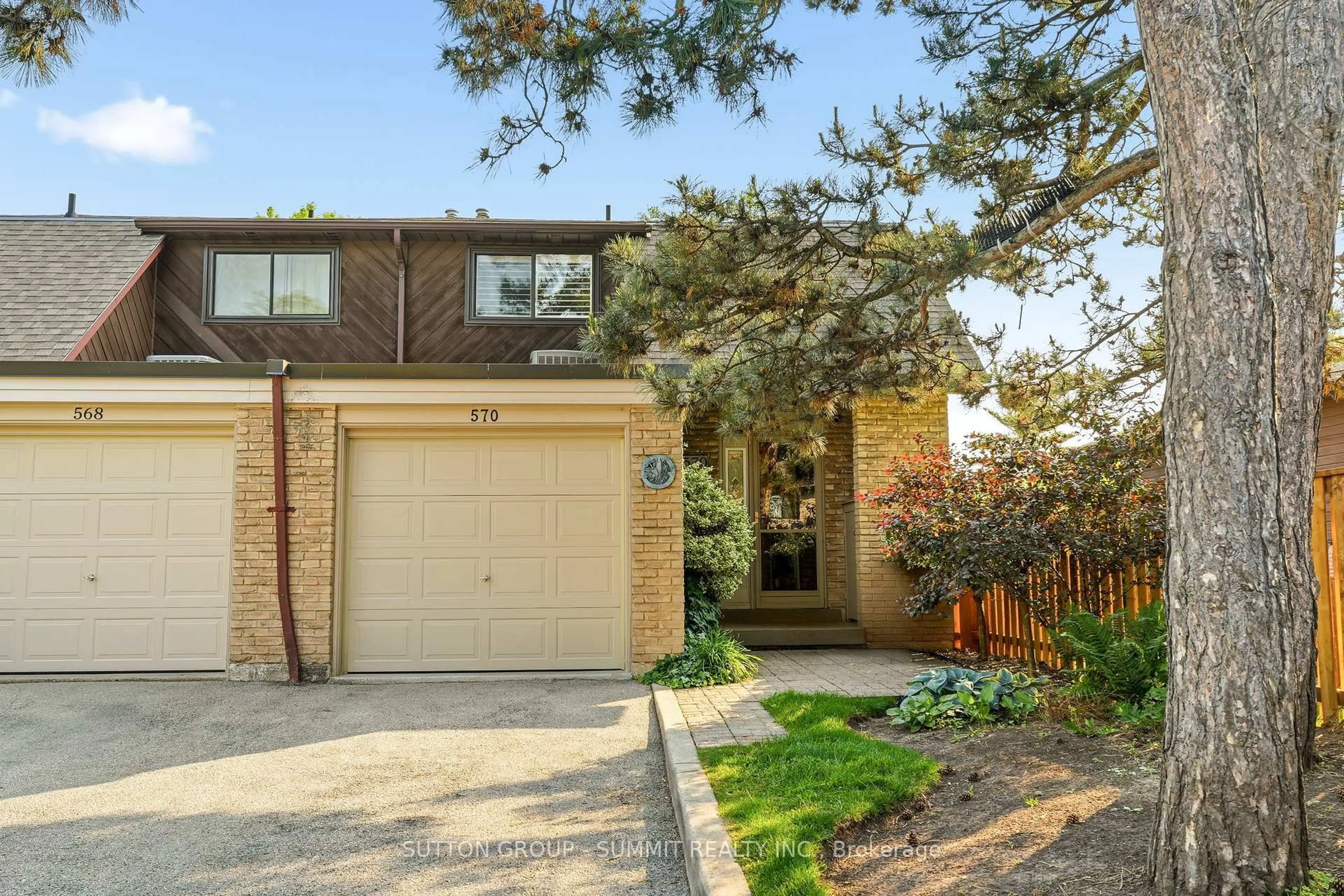 Home with brick exterior material, street for 570 Forestwood Cres, Burlington Ontario L7L 4K3