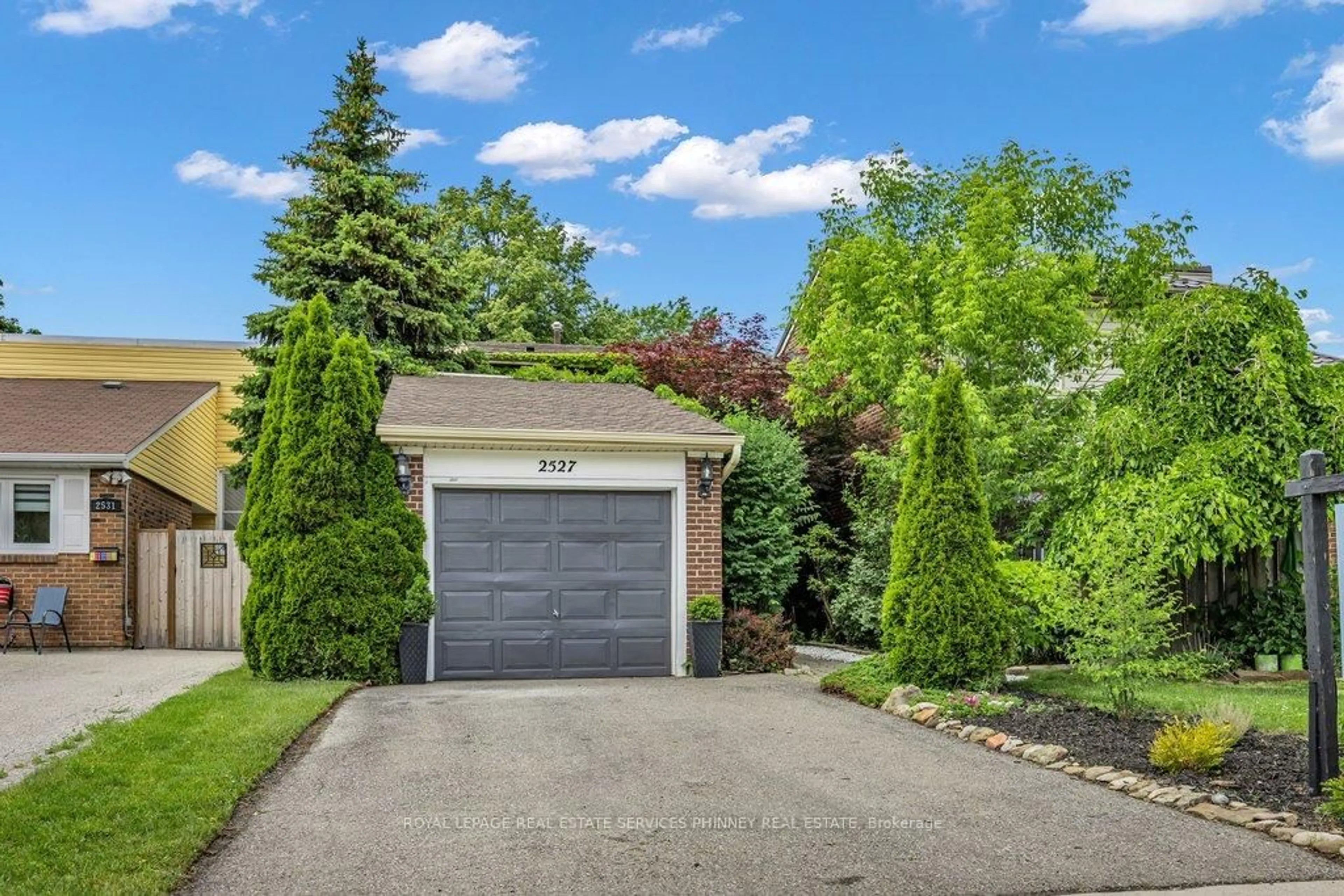 Unknown for 2527 Mainroyal St, Mississauga Ontario L5L 1E1