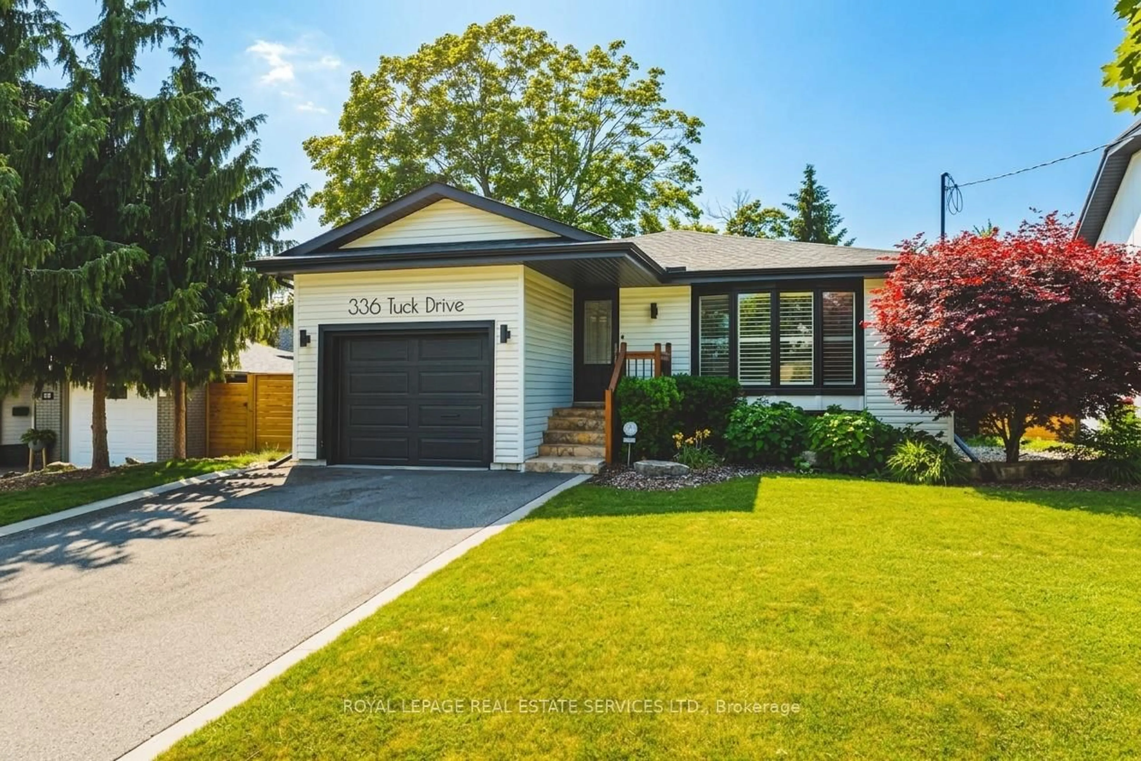 Home with vinyl exterior material, street for 336 Tuck Dr, Burlington Ontario L7L 2R3