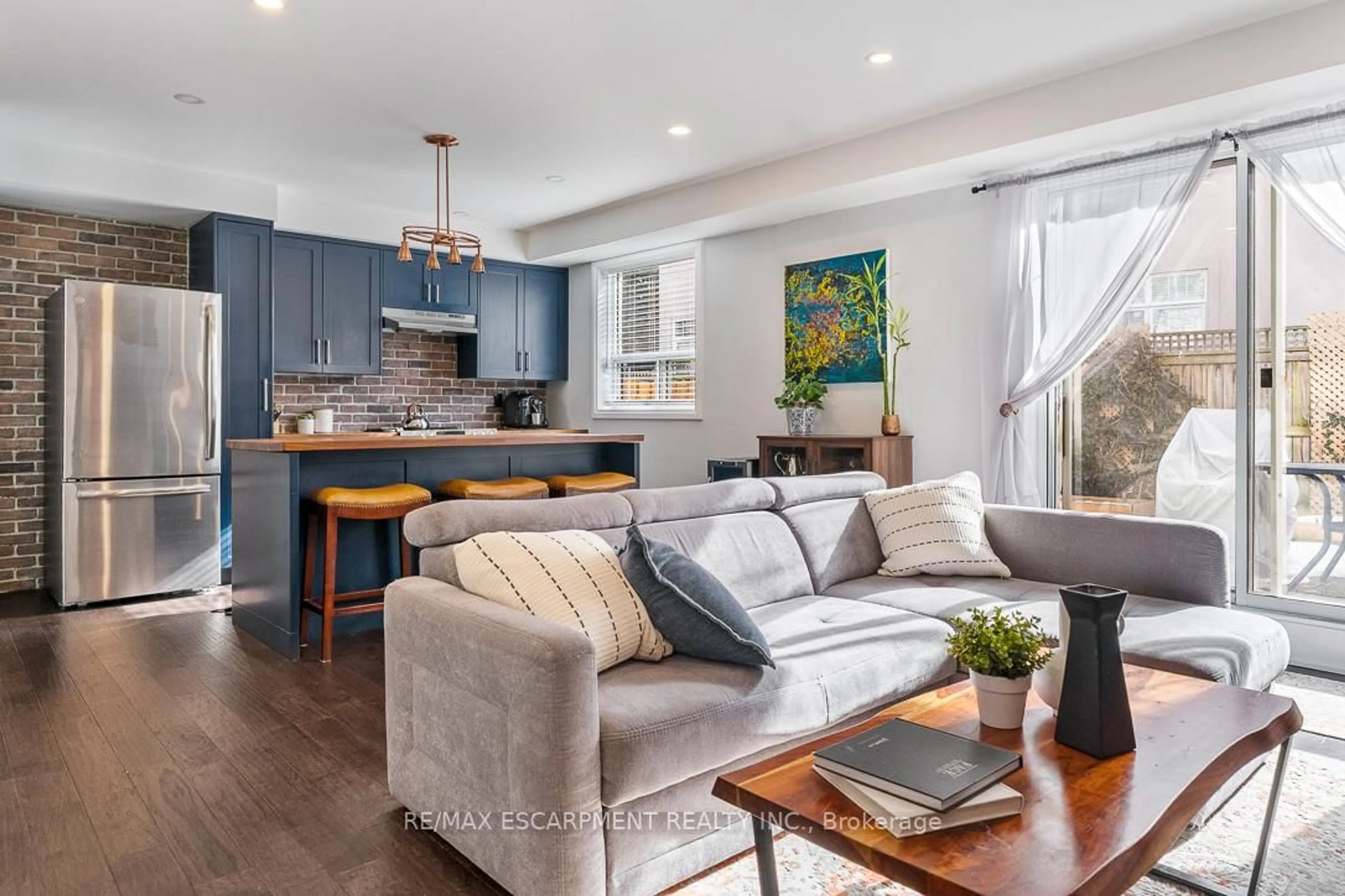 Open concept kitchen, unknown for 469 Claridge Rd #5, Burlington Ontario L7N 2S1