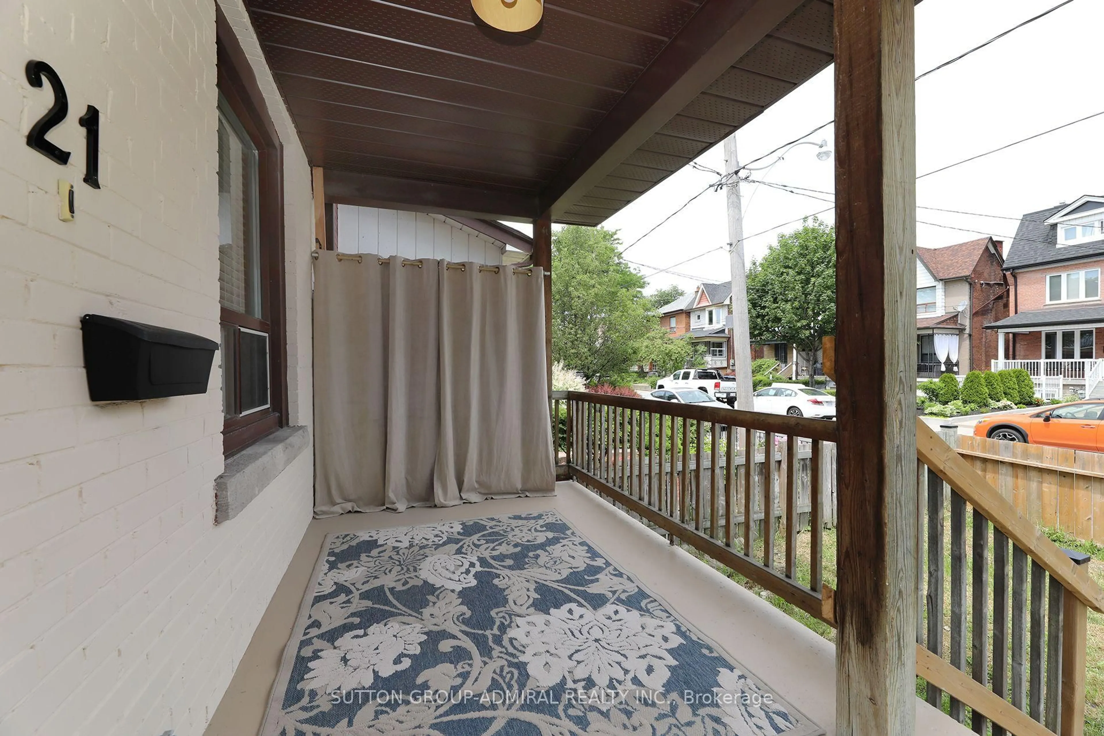 Patio, street for 21 Wallace Ave, Toronto Ontario M6H 1T6