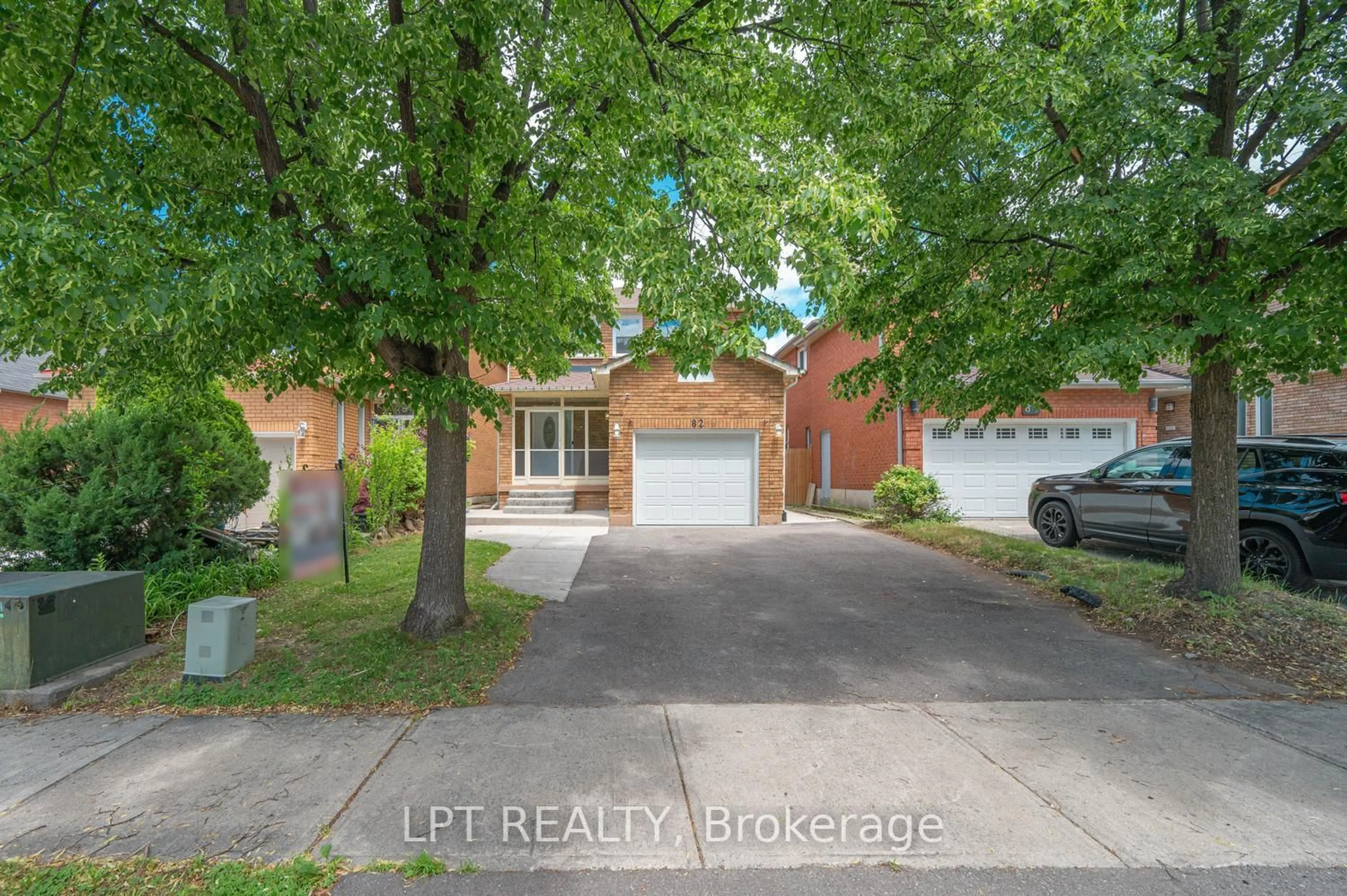 Unknown for 82 Michigan Ave, Brampton Ontario L6Y 4P1