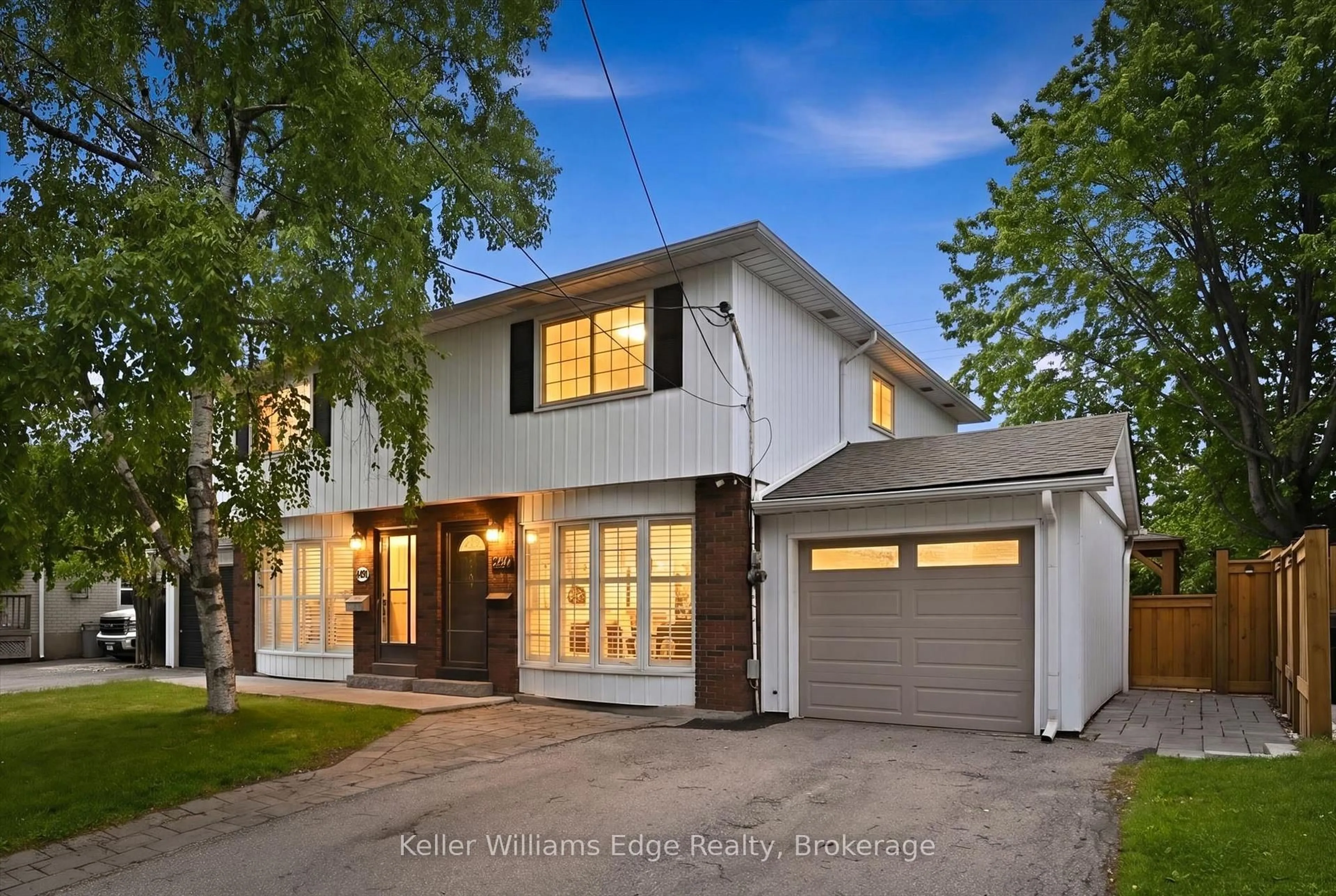 Home with vinyl exterior material, street for 4493 Bennett Rd, Burlington Ontario L7L 1Y5