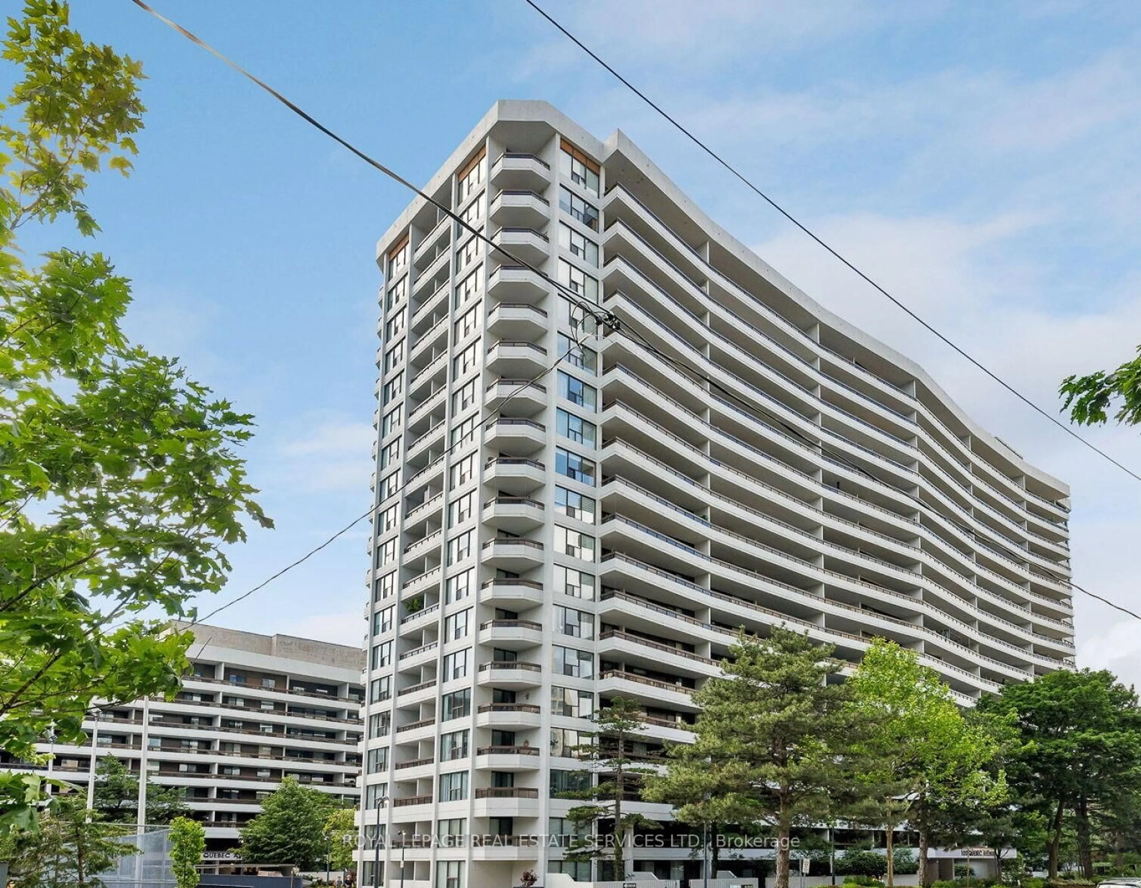 Balcony in the apartment, unknown for 100 Quebec Ave #401, Toronto Ontario M6P 4B8