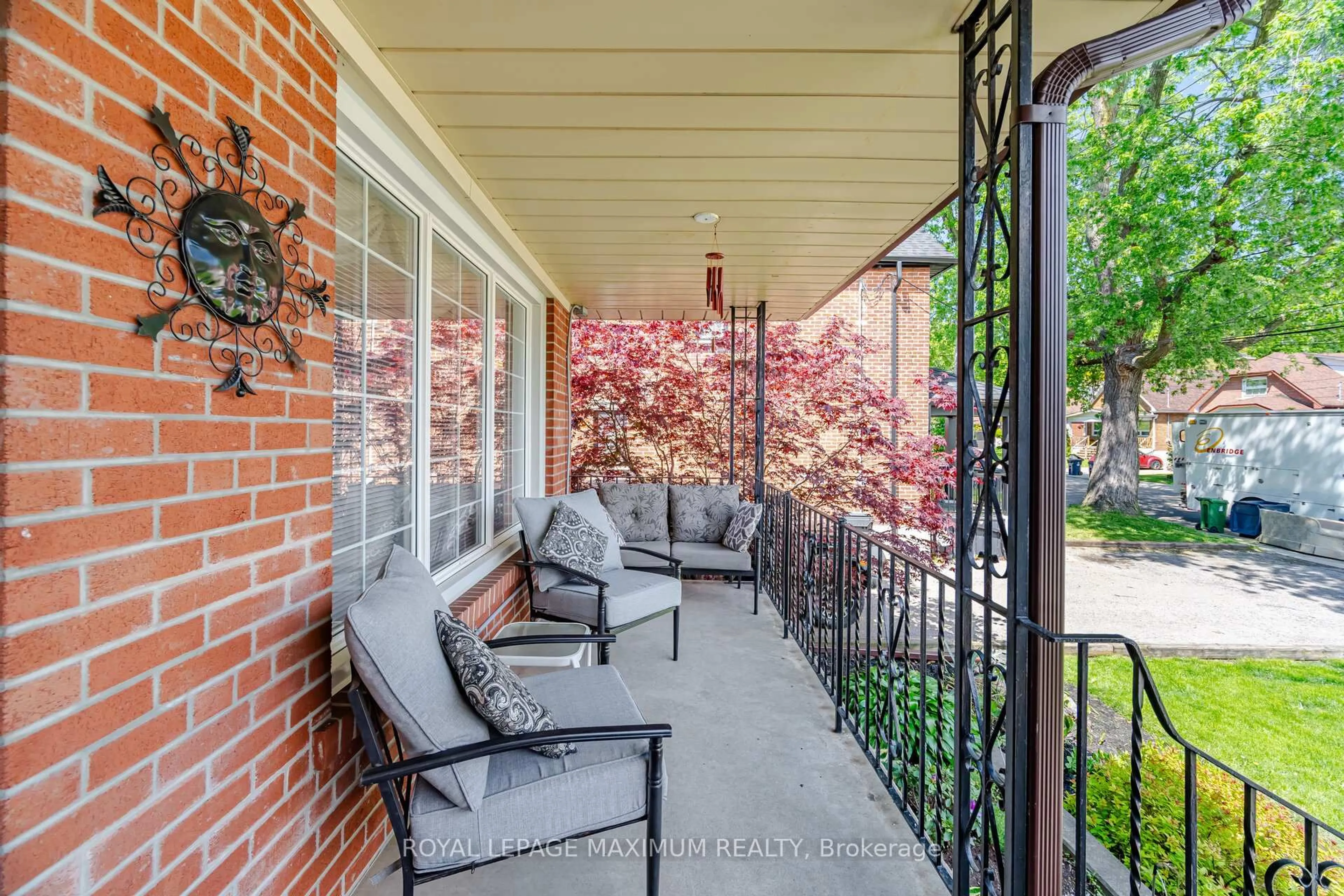 Patio, street for 255 John St, Toronto Ontario M9N 1K1
