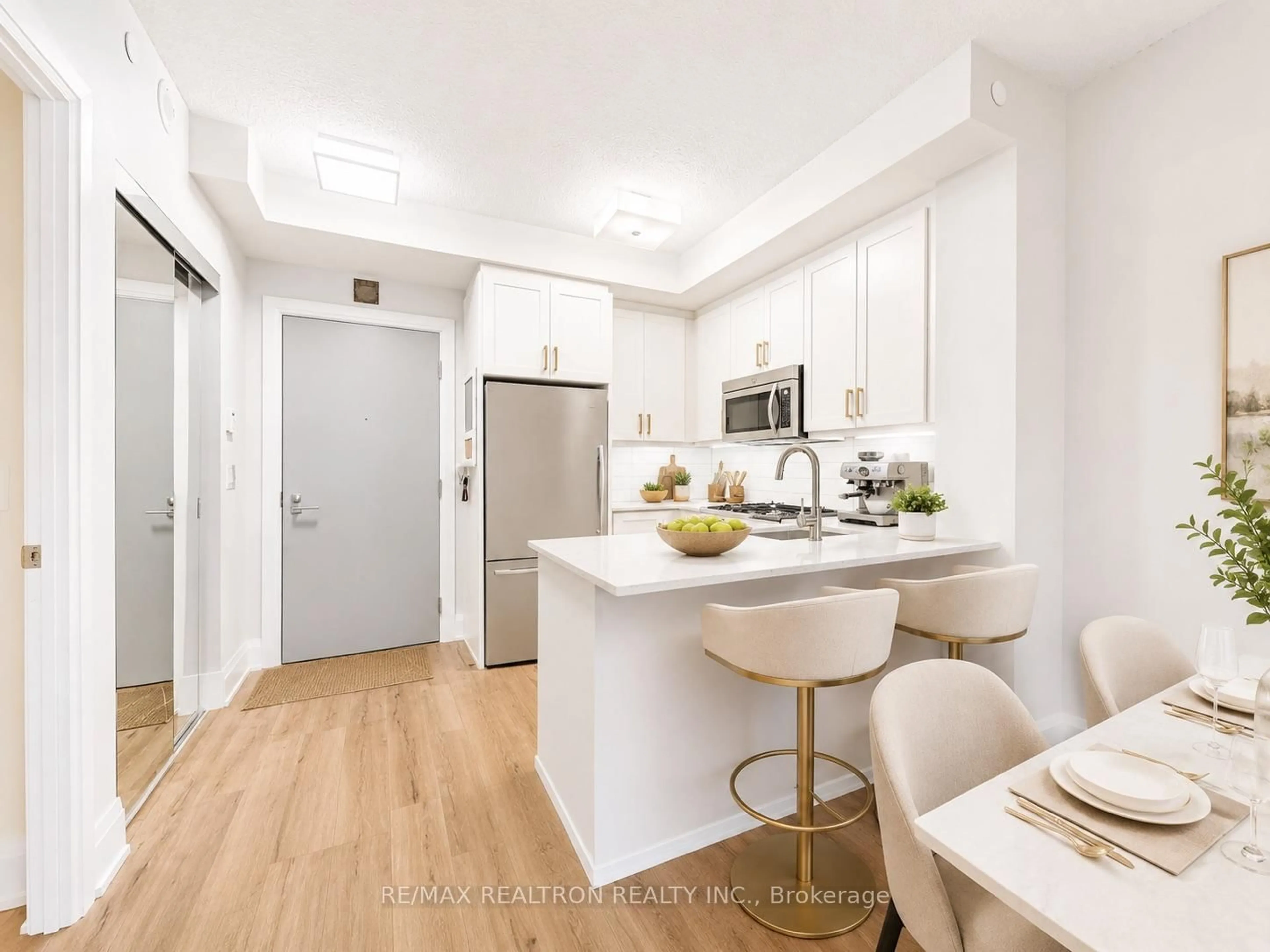 Open concept kitchen, unknown for 2 Old Mill Dr #415, Toronto Ontario M6S 0A2