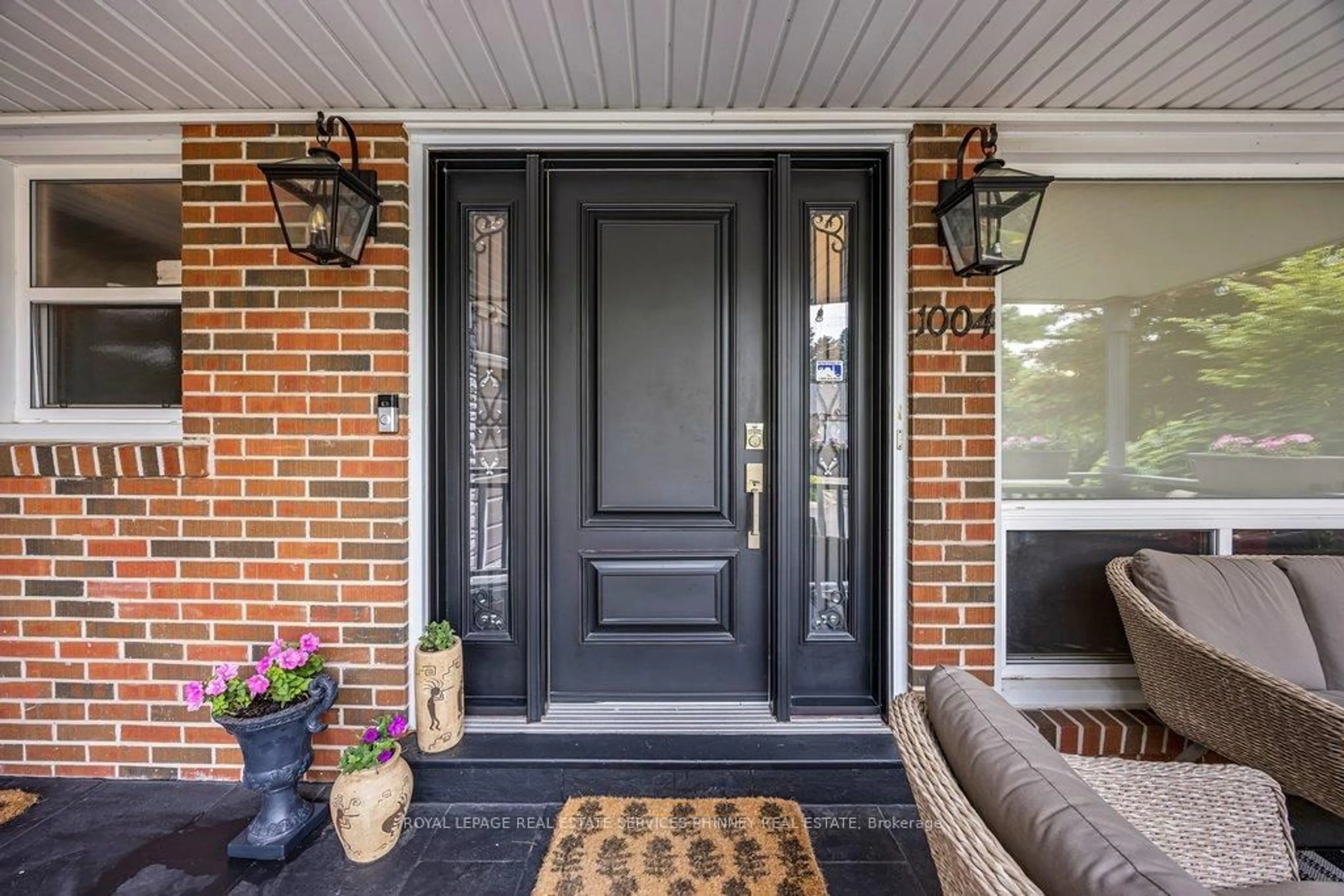 Indoor entryway for 1004 Caldwell Ave, Mississauga Ontario L5H 1Z3