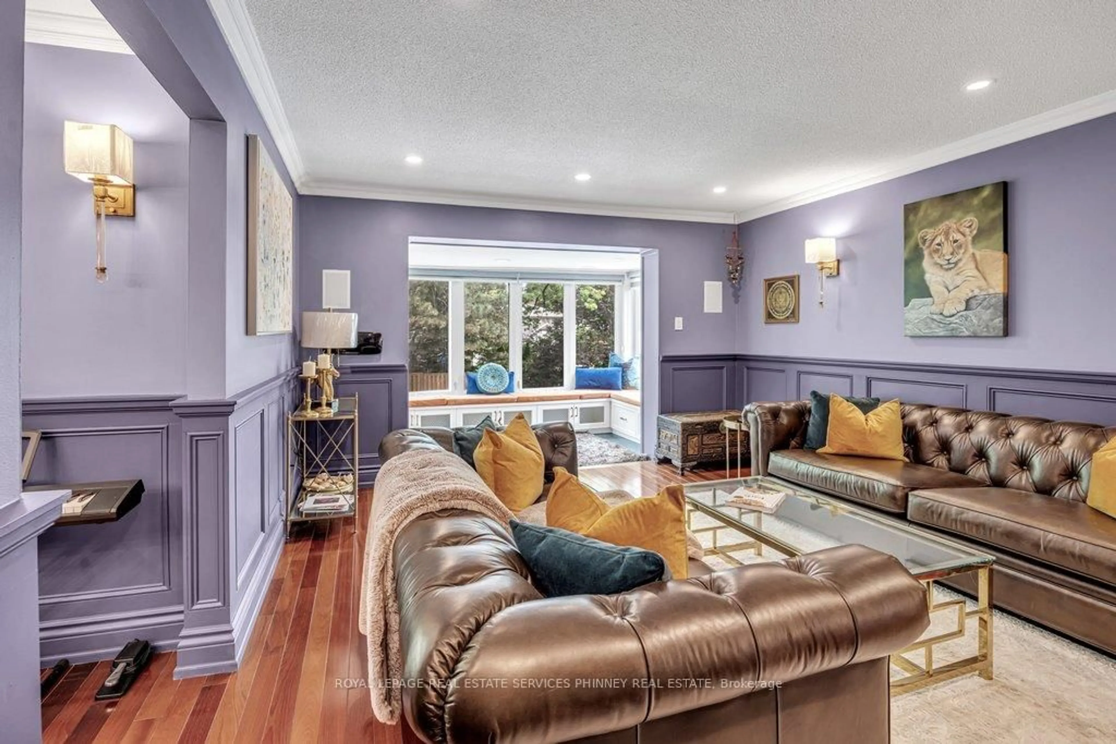 Living room with furniture, unknown for 1004 Caldwell Ave, Mississauga Ontario L5H 1Z3