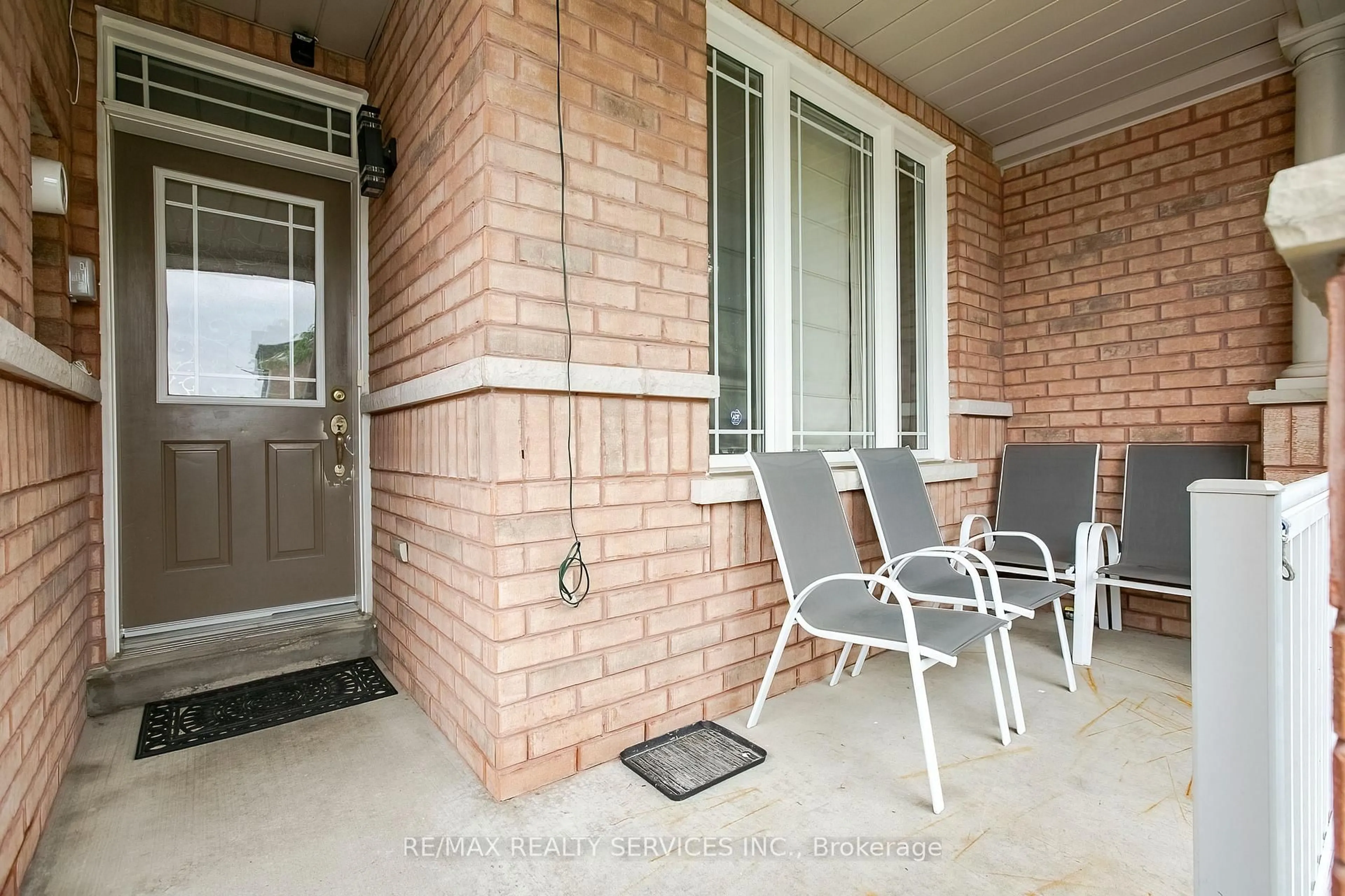 Patio, street for 14 Eaglefield Gate, Brampton Ontario L7A 3S2