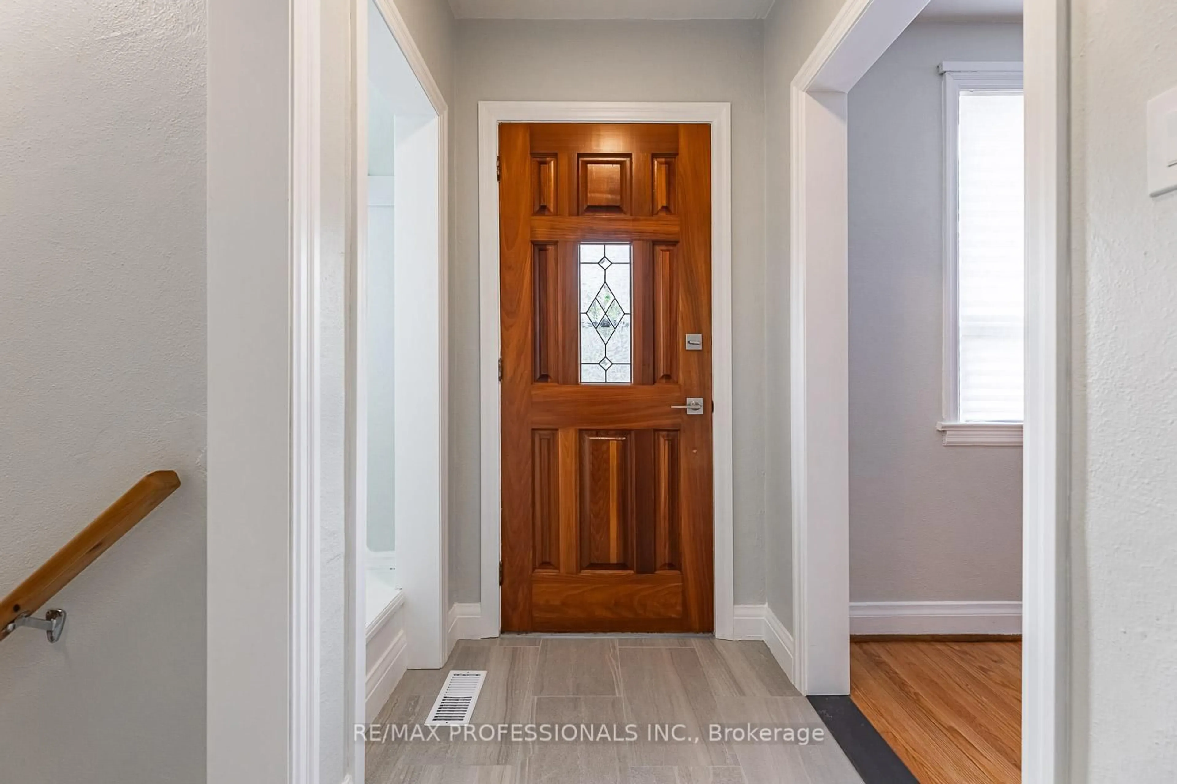 Indoor entryway for 11 Stock Ave, Toronto Ontario M8Z 5C3