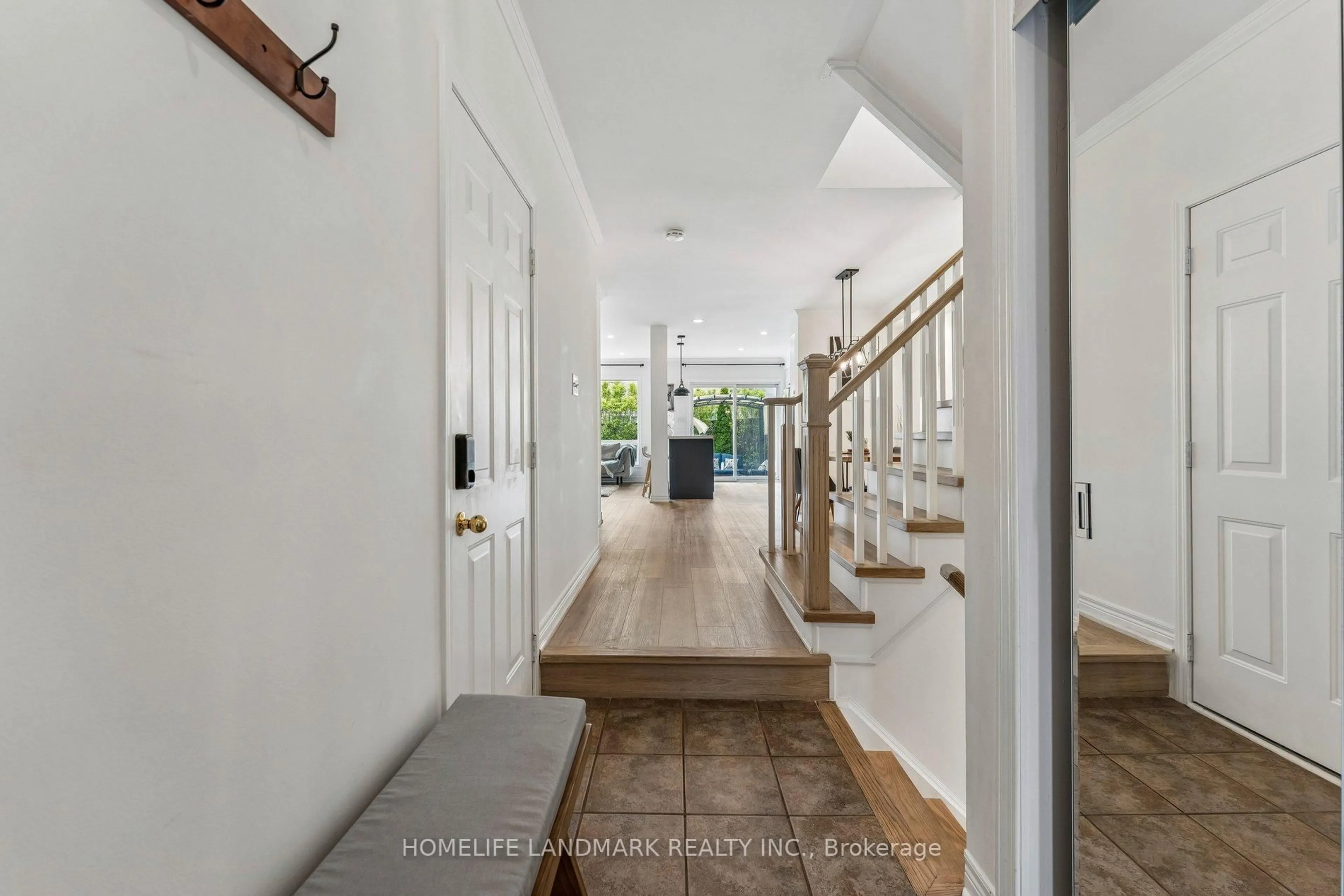Indoor entryway for 1080 Cooper Ave, Milton Ontario L9T 6A9