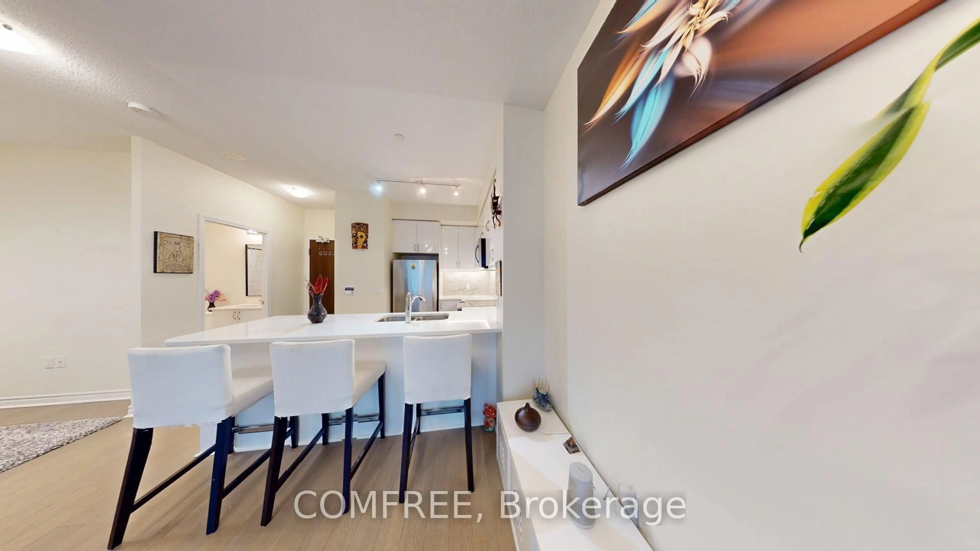 Open concept kitchen, unknown for 39 Annie Craig Dr #1502, Toronto Ontario M8V 0H1