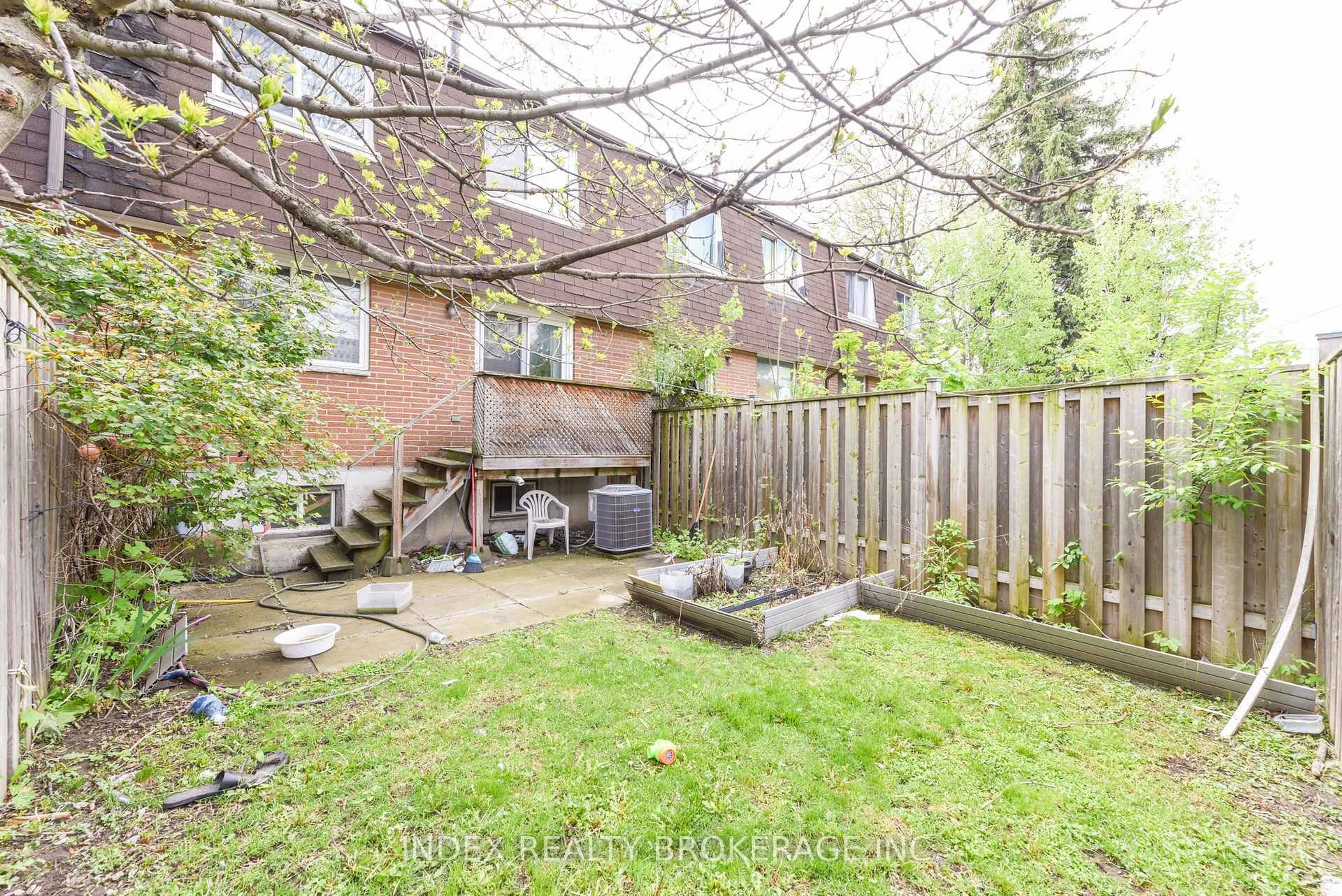 Patio, street for 7475 Goreway Dr #50, Mississauga Ontario L4T 3T3