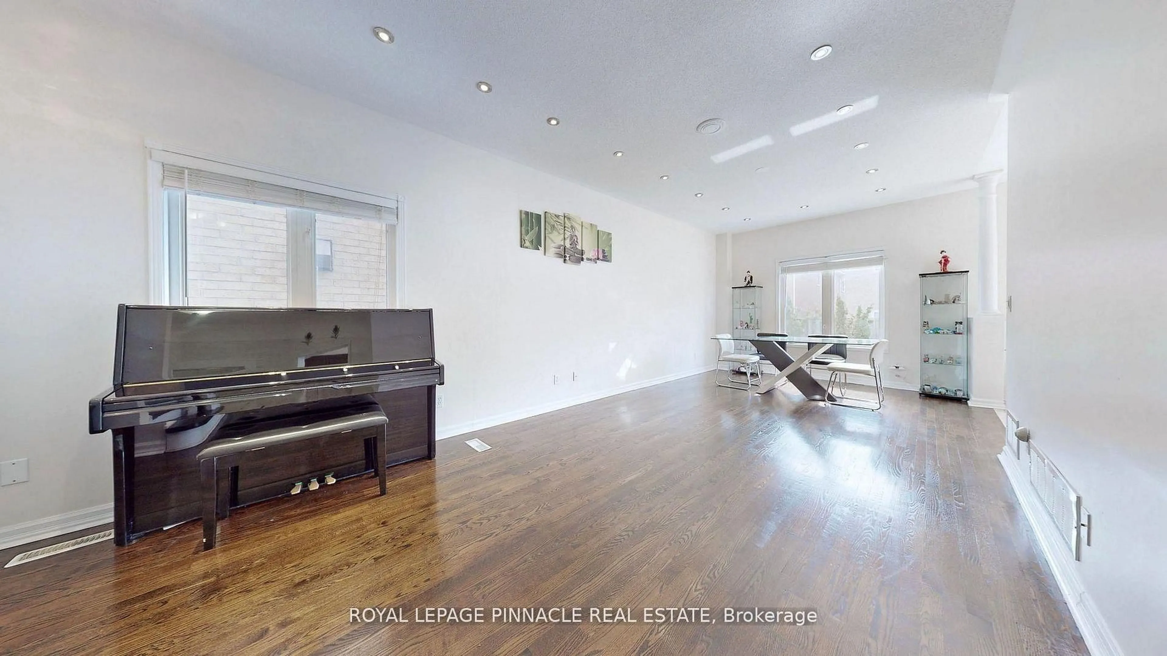Unknown for 7254 Dime Cres, Mississauga Ontario L5W 1K5