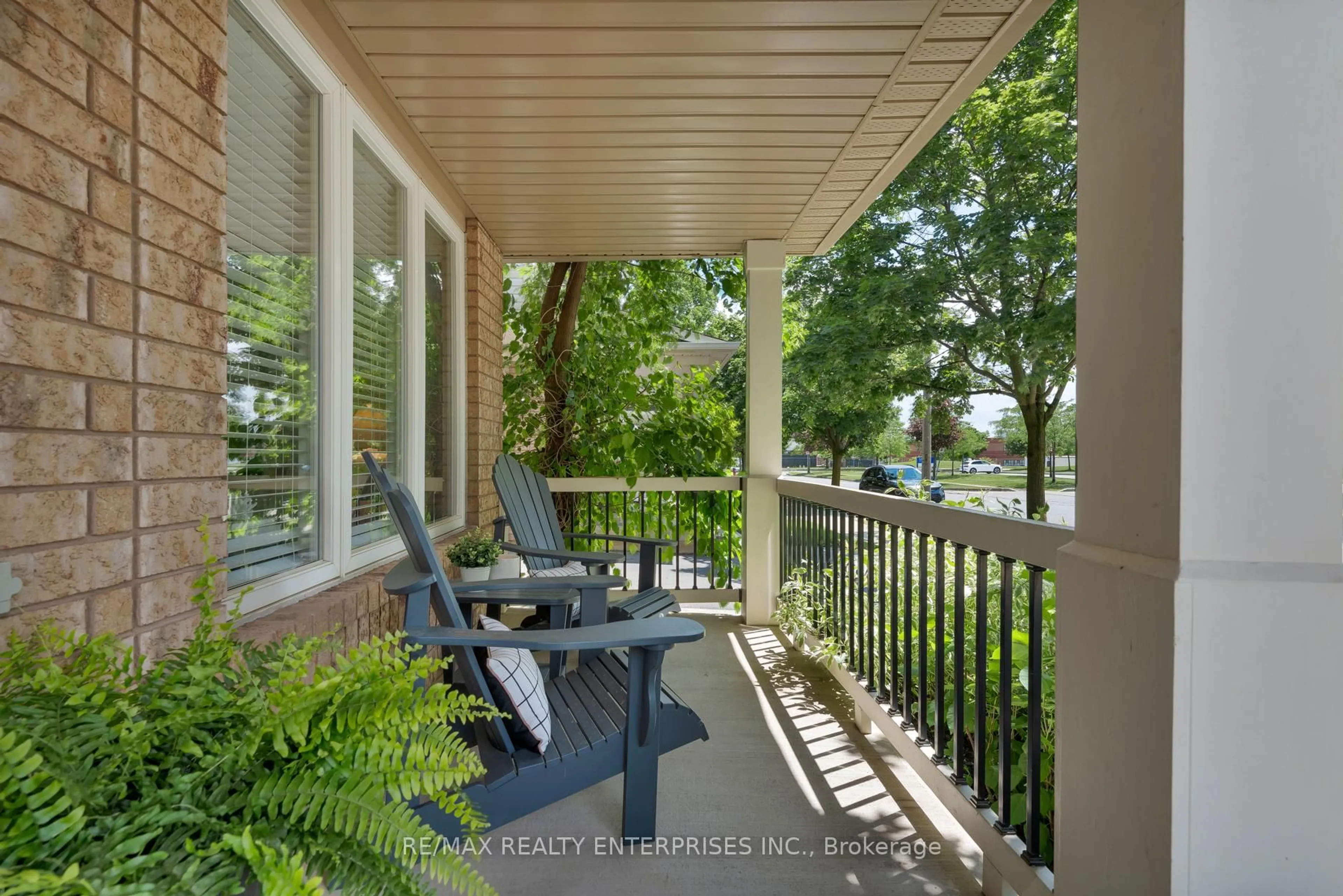 Patio, water/lake/river/ocean view for 2279 Pathfinder Dr, Burlington Ontario L7L 6N1