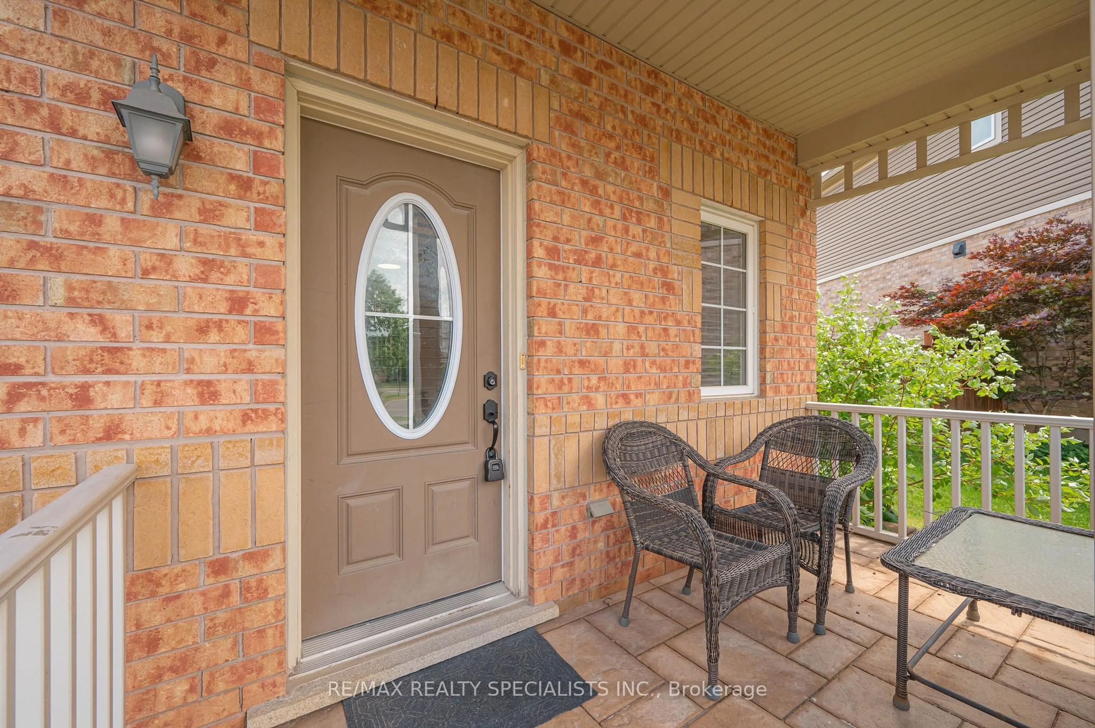 Indoor entryway for 669 Gervais Terr, Milton Ontario L9T 7R9