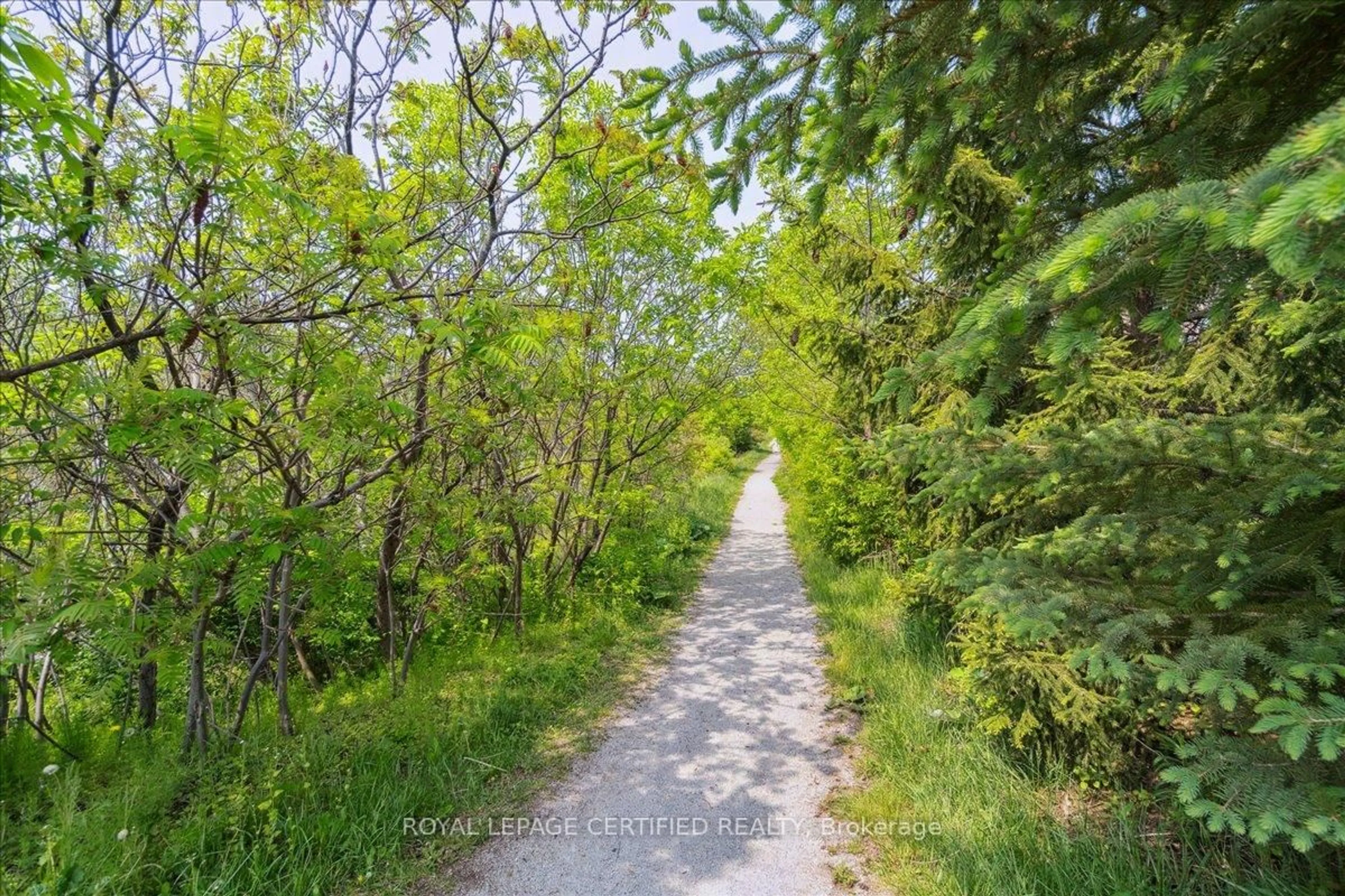 Blurry image for 2523 Highmount Cres, Oakville Ontario L6M 4Z1