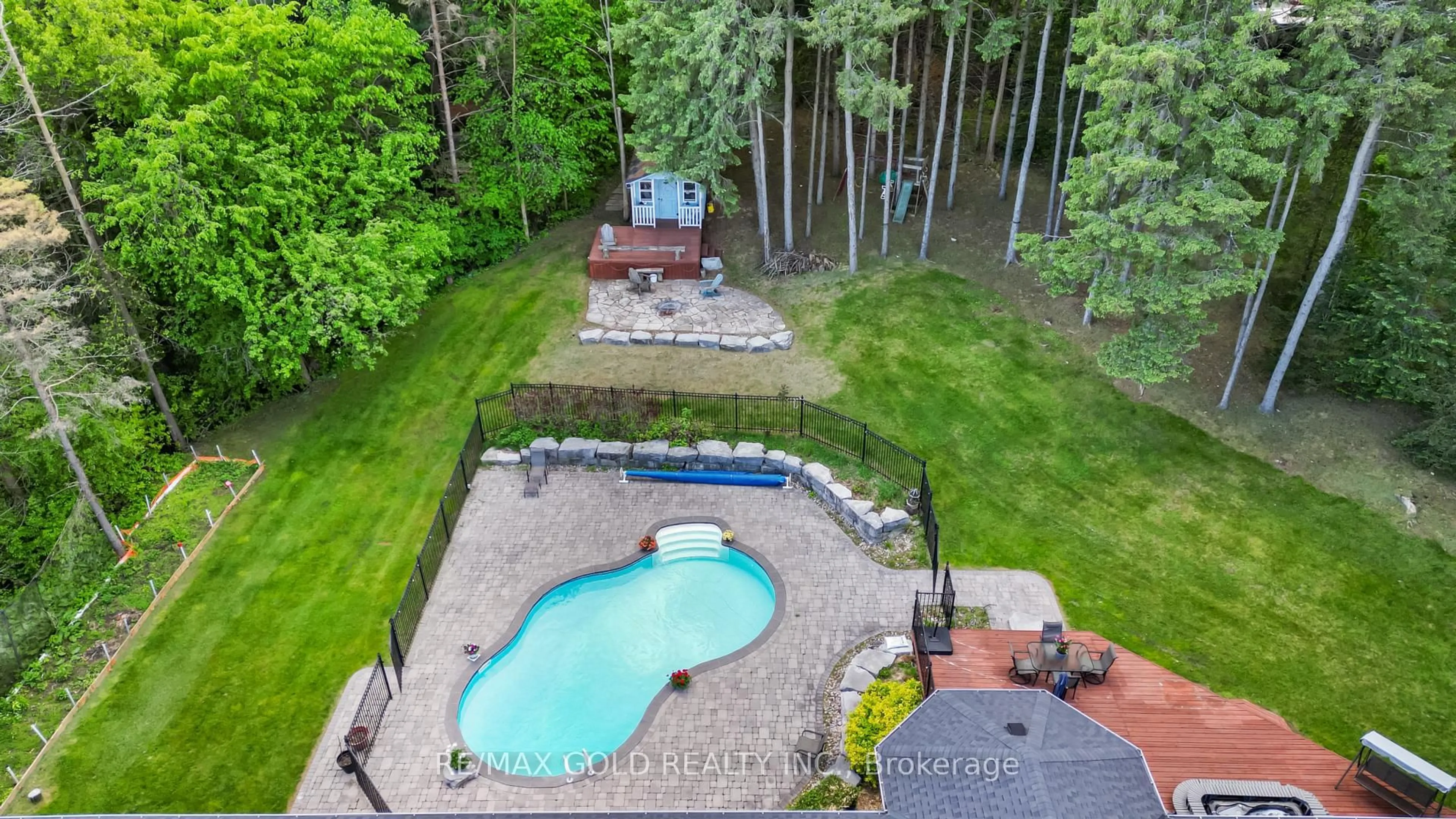 A pic from outside/outdoor area/front of a property/back of a property/a pic from drone, water/lake/river/ocean view for 15252 Chinguacousy Rd, Caledon Ontario L7C 1Z7