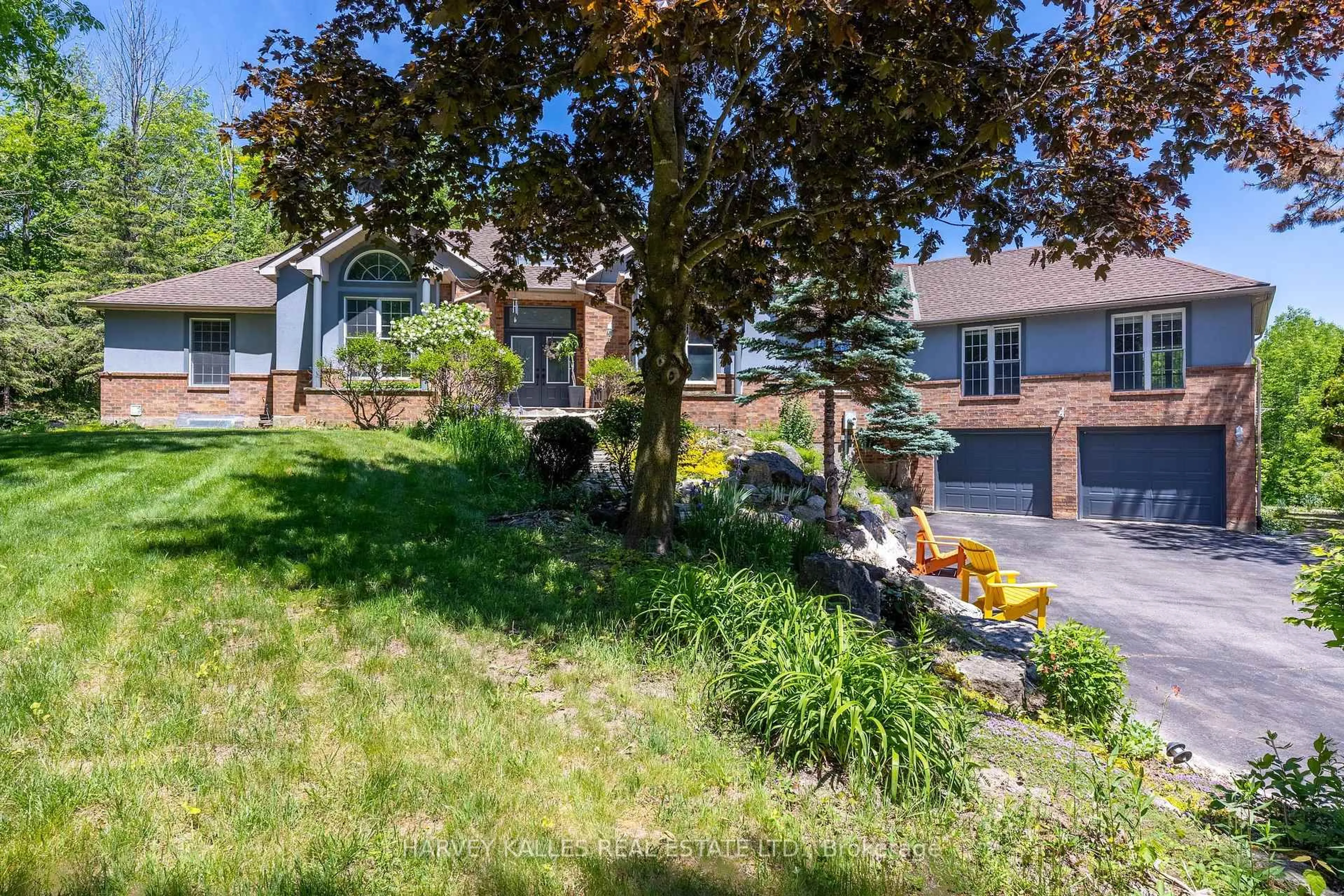 A pic from outside/outdoor area/front of a property/back of a property/a pic from drone, street for 20511 Main St, Caledon Ontario L7K 1R5