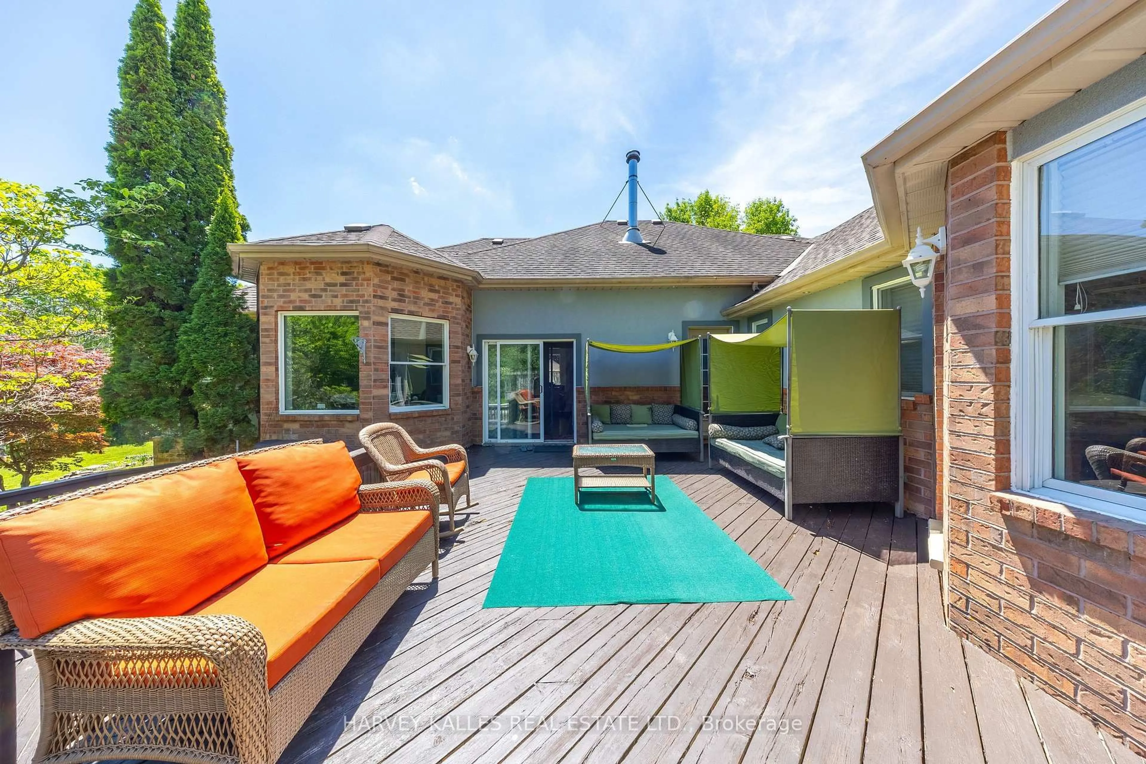 Patio, street for 20511 Main St, Caledon Ontario L7K 1R5