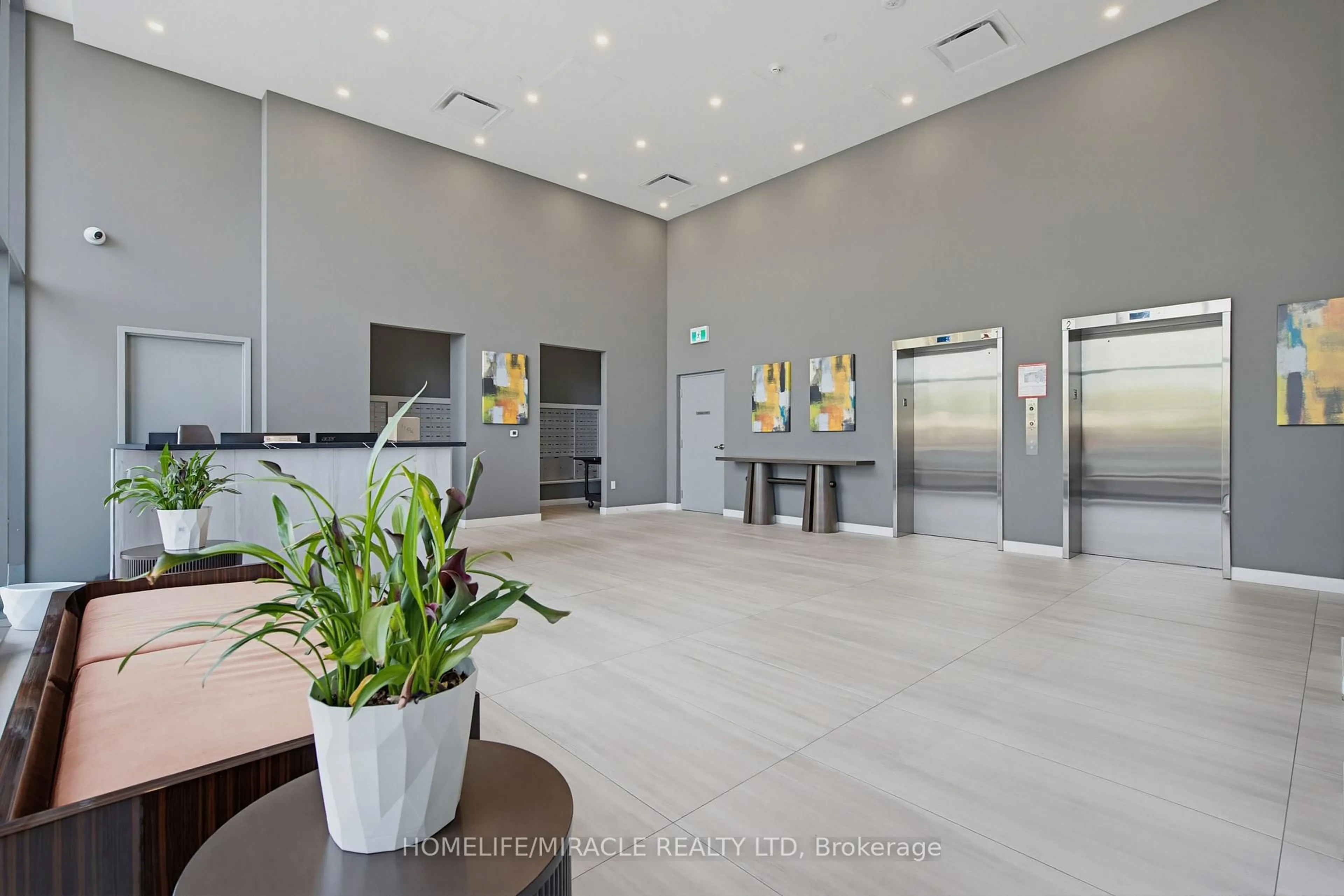 Indoor foyer for 859 The Queensway #605, Toronto Ontario M8Z 1N8