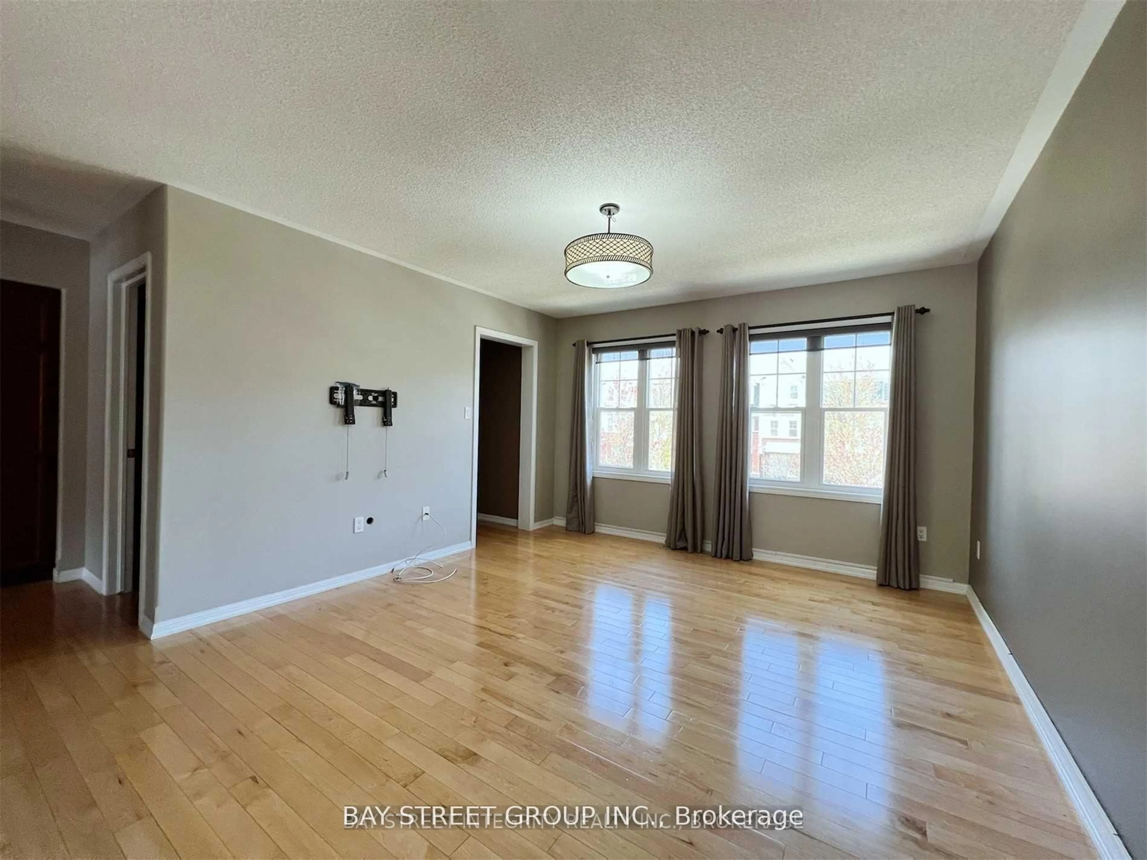 A pic of a room for 656 Holly Ave, Milton Ontario L9T 0G3