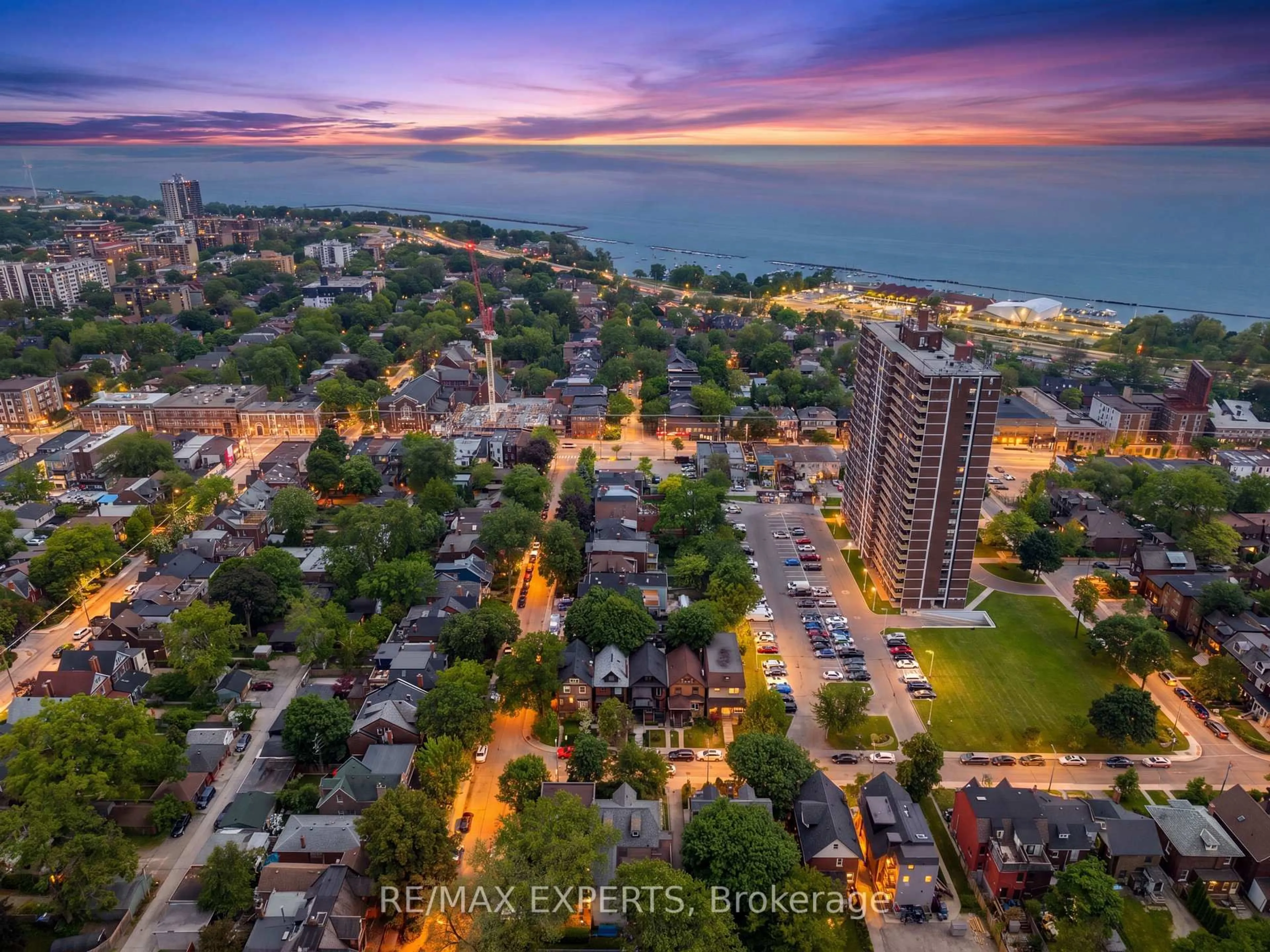 A pic from outside/outdoor area/front of a property/back of a property/a pic from drone, unknown for 5 Harvard Ave, Toronto Ontario M6R 1C5