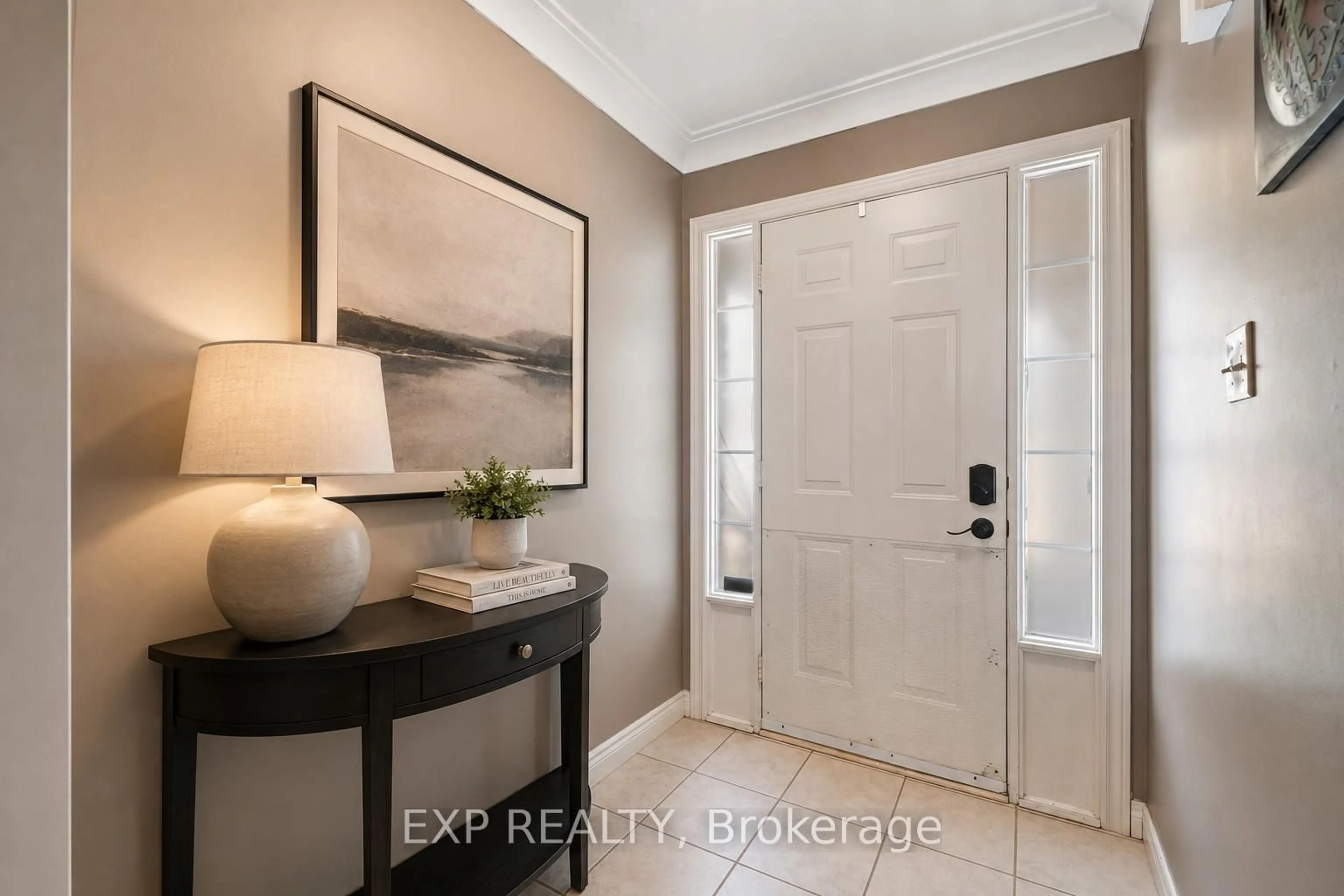 Indoor entryway for 130 Robert St #22, Milton Ontario L9T 6E3