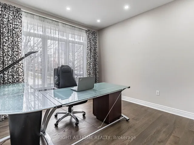 3176 Stocksbridge Ave, Oakville 5
