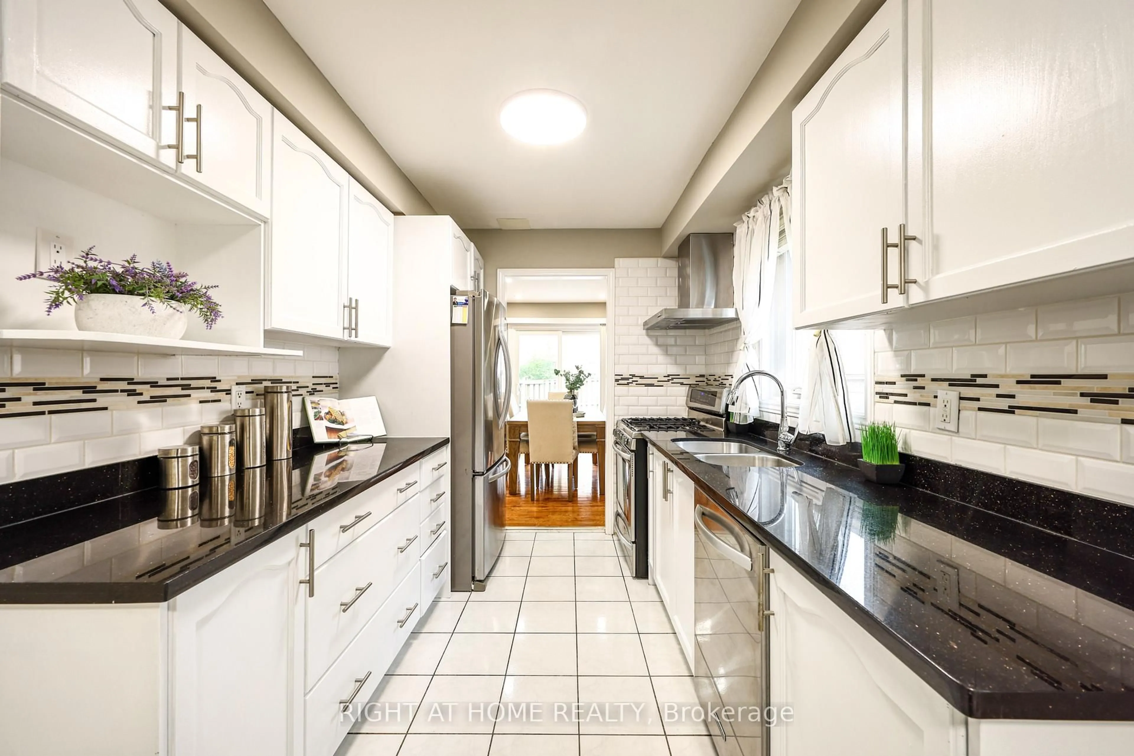 Contemporary kitchen, ceramic/tile floor for 5533 Richmeadow Mews, Mississauga Ontario L4Z 3T3