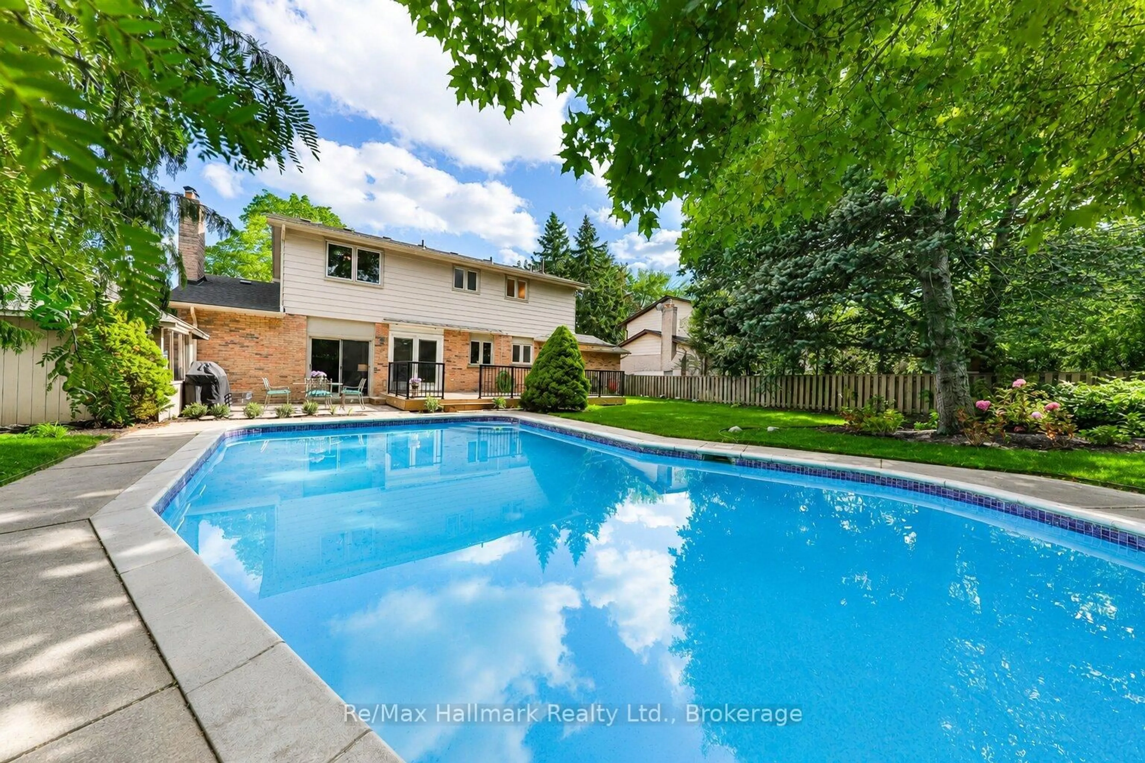 Pool for 2255 BETHNAL GREEN Rd, Oakville Ontario L6J 5J8