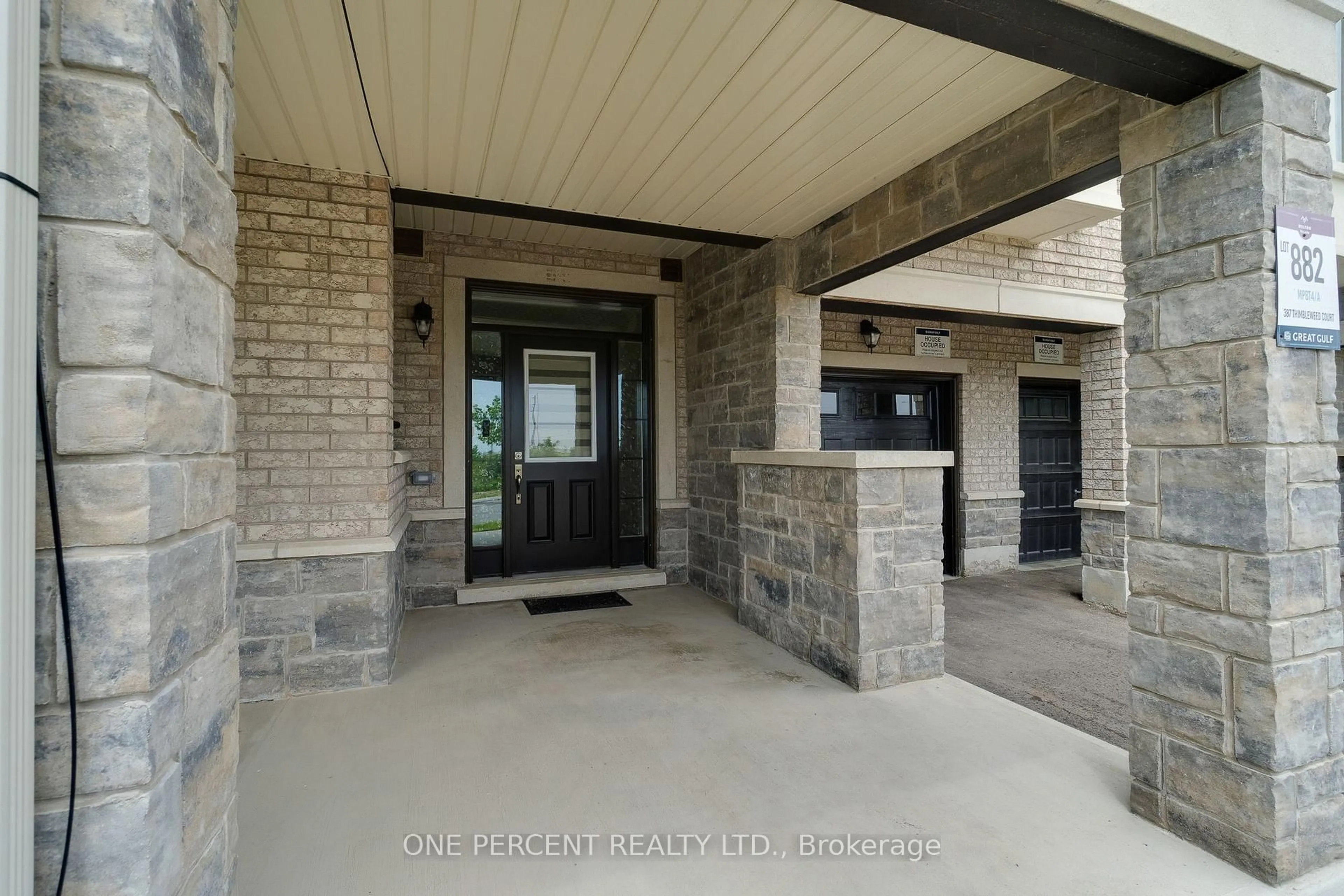 Indoor entryway for 387 Thimbleweed Crt, Milton Ontario L9E 1T3