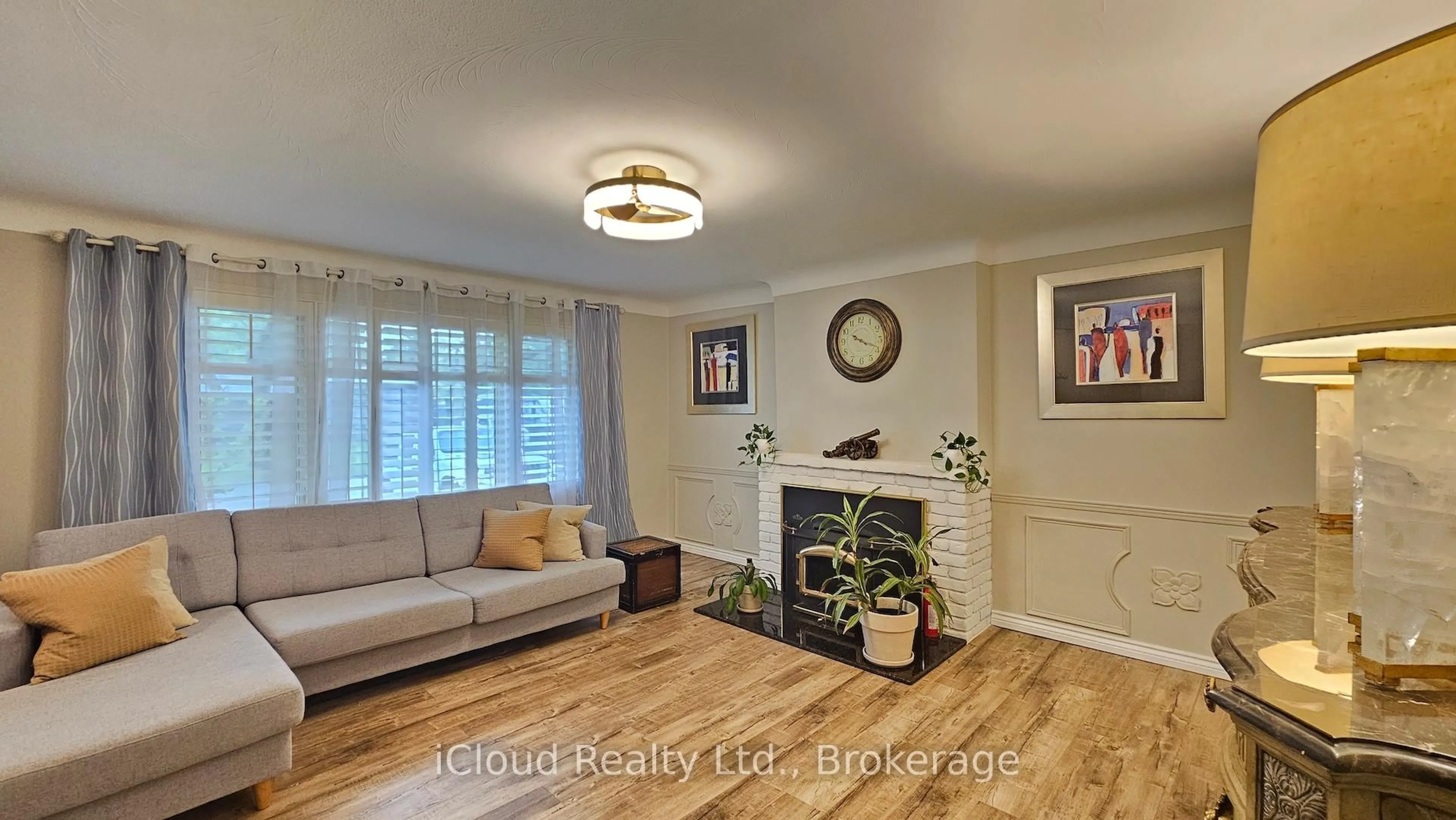 Living room with furniture, unknown for 1066 Marley Cres, Burlington Ontario L7T 3S1