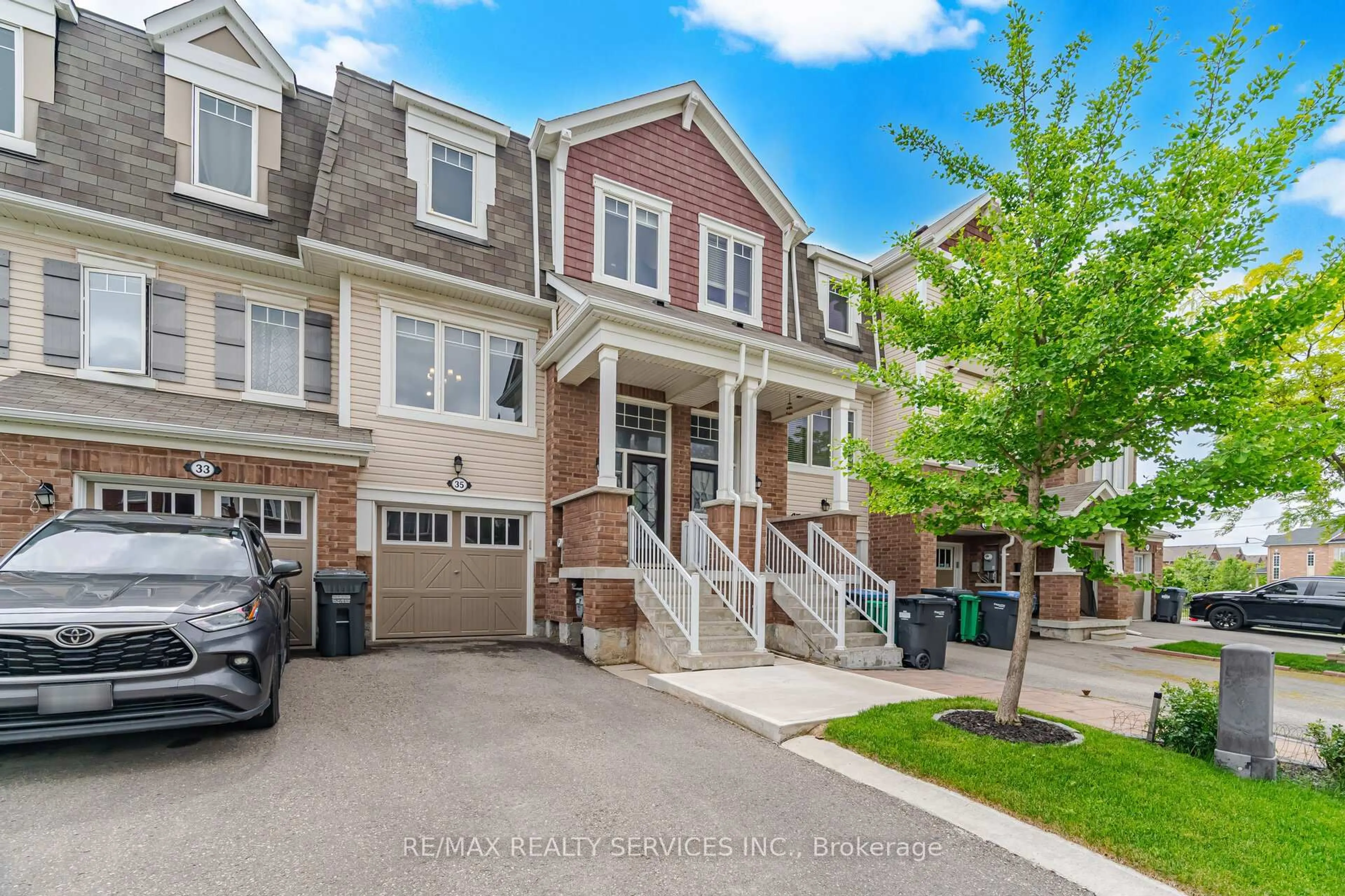 Unknown for 35 Metro Cres, Brampton Ontario L7A 4P1