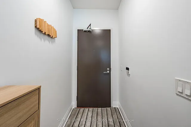15 Zorra St #202, Toronto 4