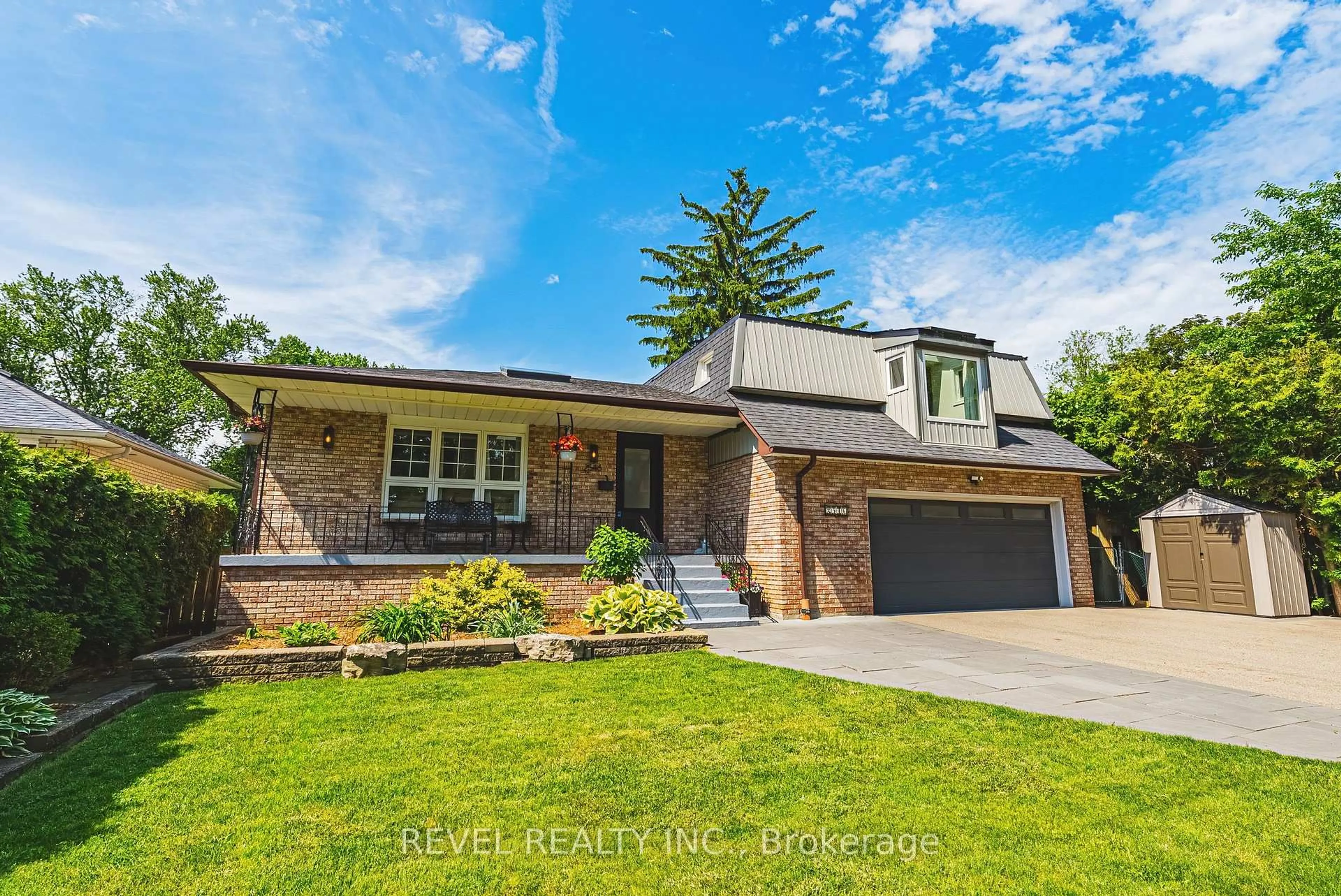Home with brick exterior material, street for 2546 Robinson St, Mississauga Ontario L5C 2P3